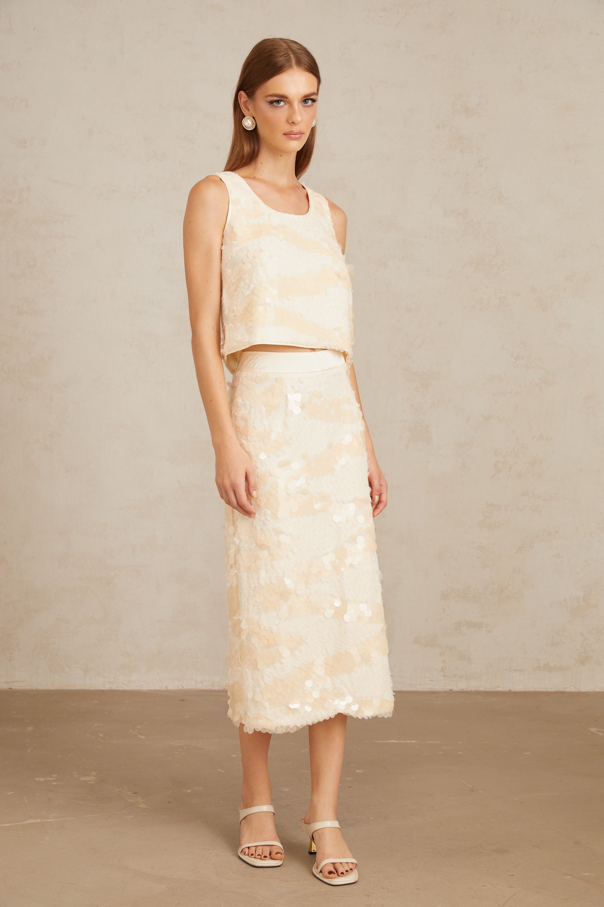 Maisie – Oberteil und Rock mit strukturierten Pailletten und Verzierungen