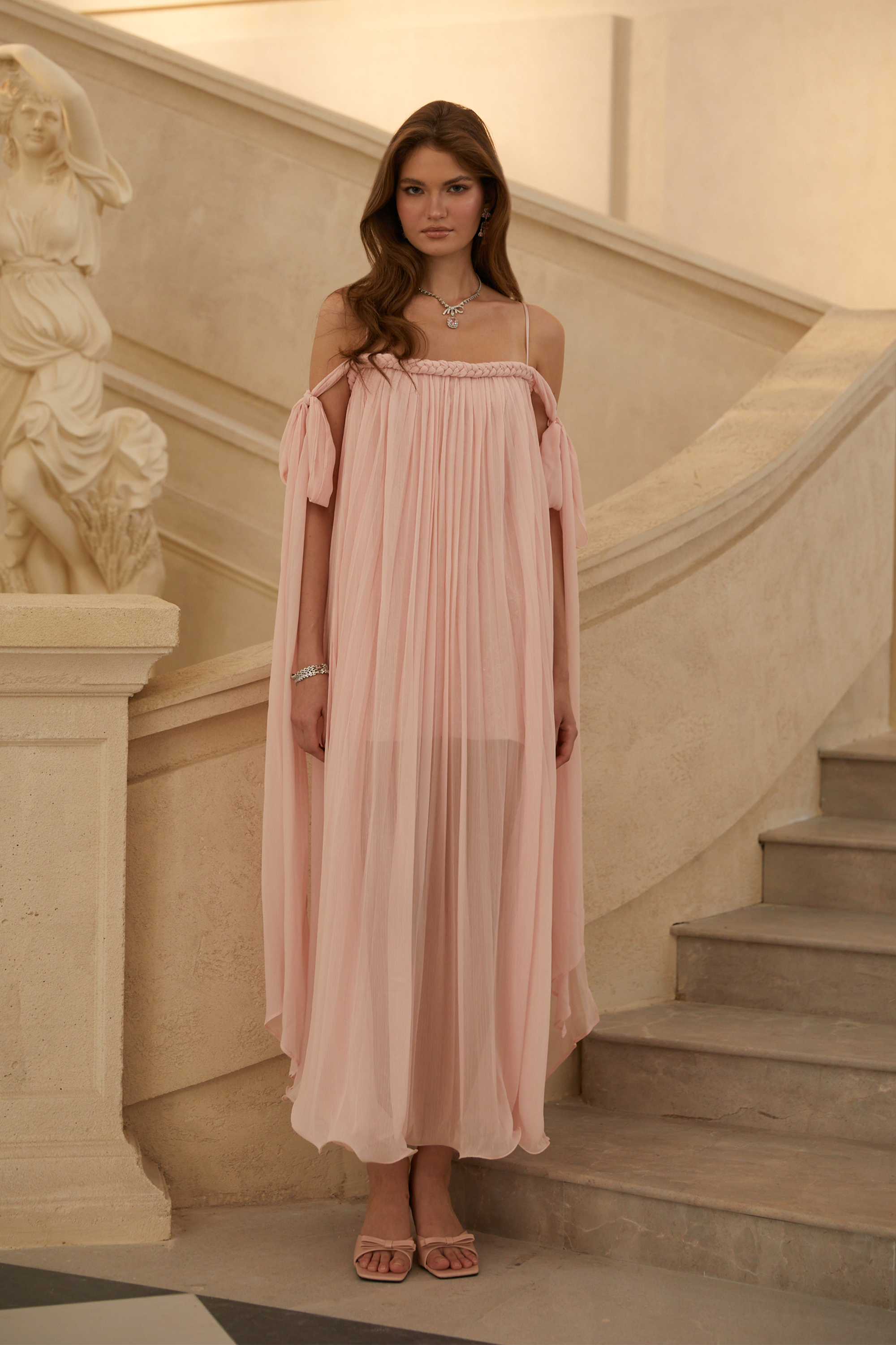 Agathe – Rosa Maxikleid mit Flechtdetail