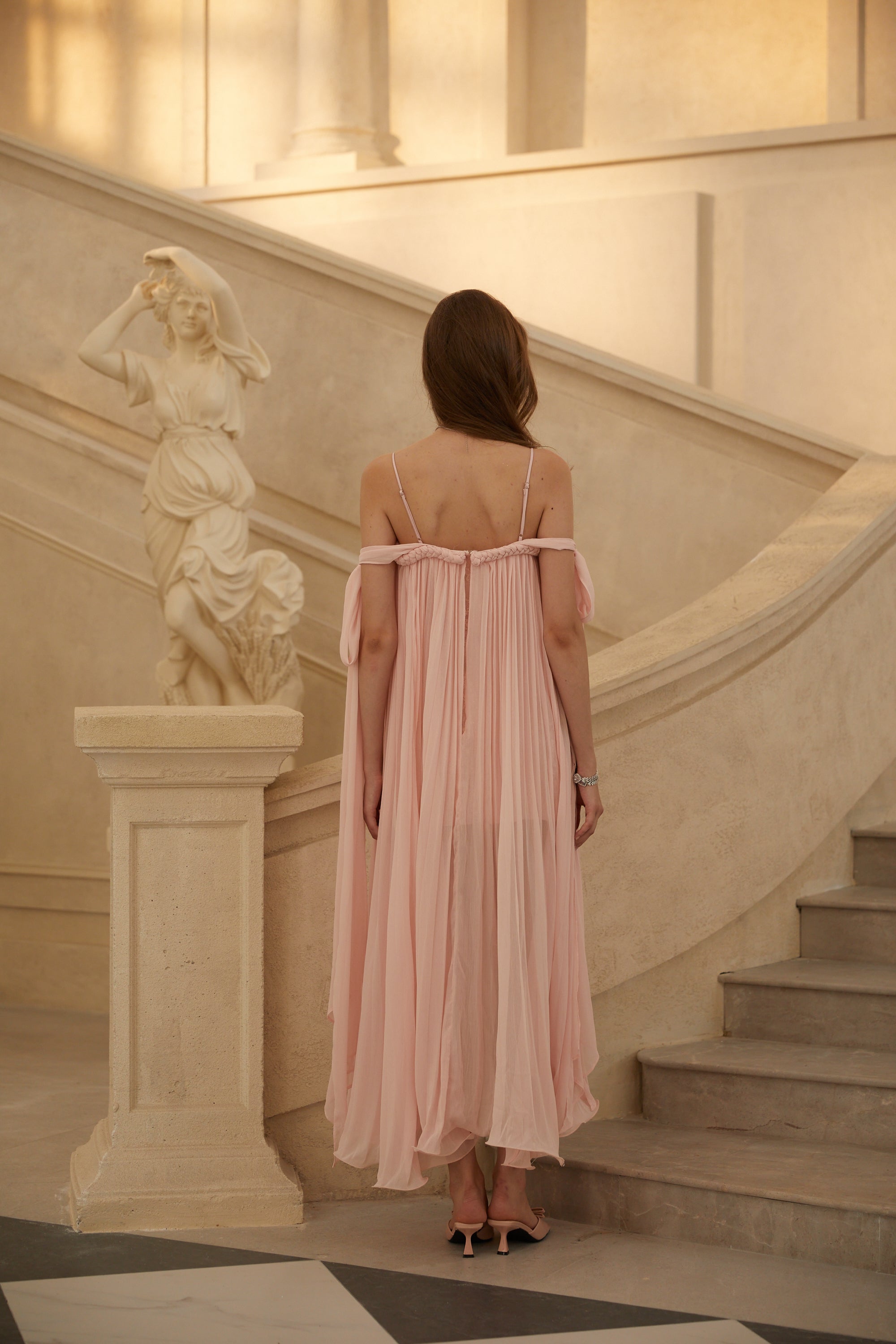 Agathe – Rosa Maxikleid mit Flechtdetail