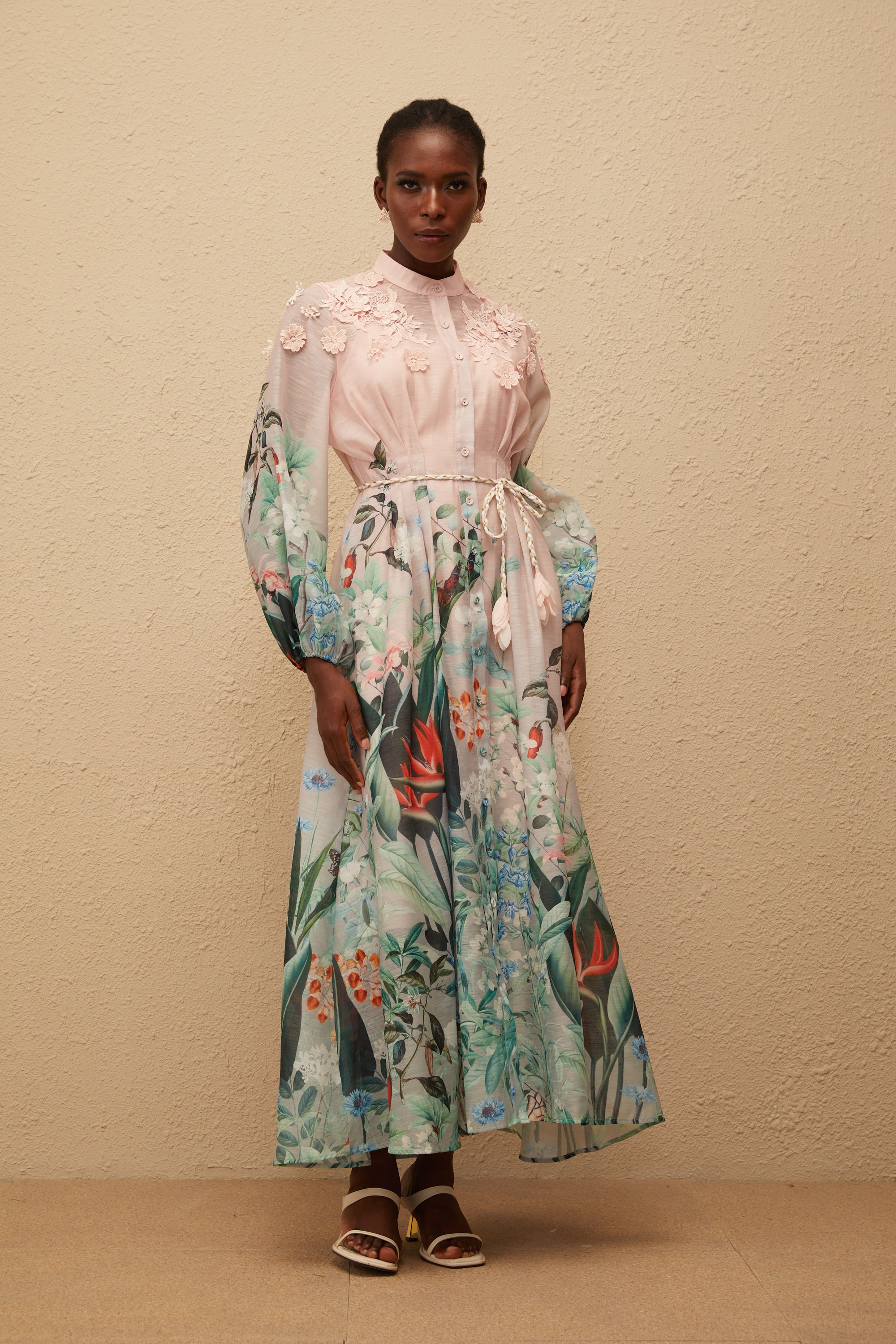 فستان دلفين ماكسي بطبعة زهور خضراء