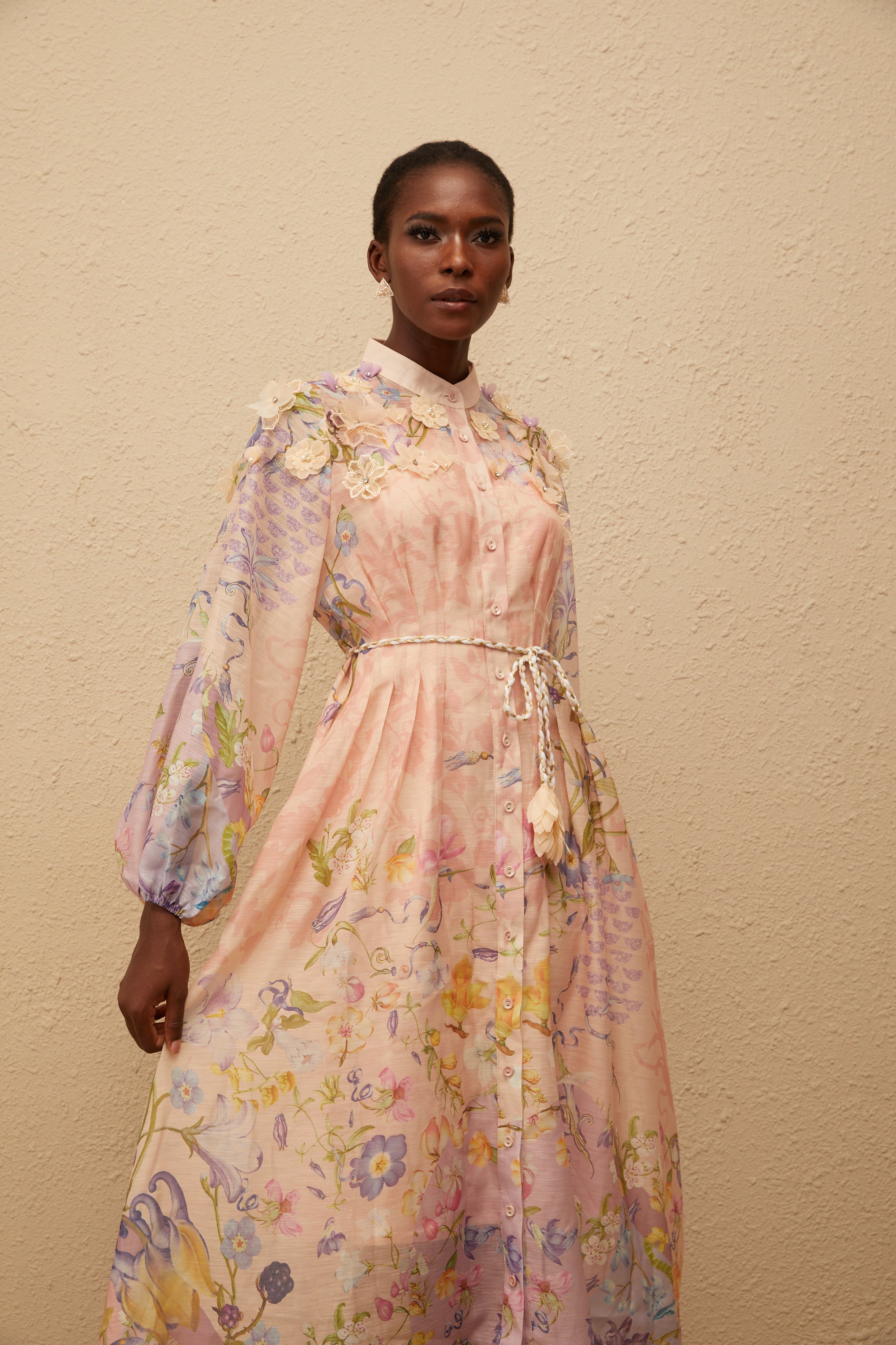 فستان دلفين ماكسي بطبعة زهور وردية