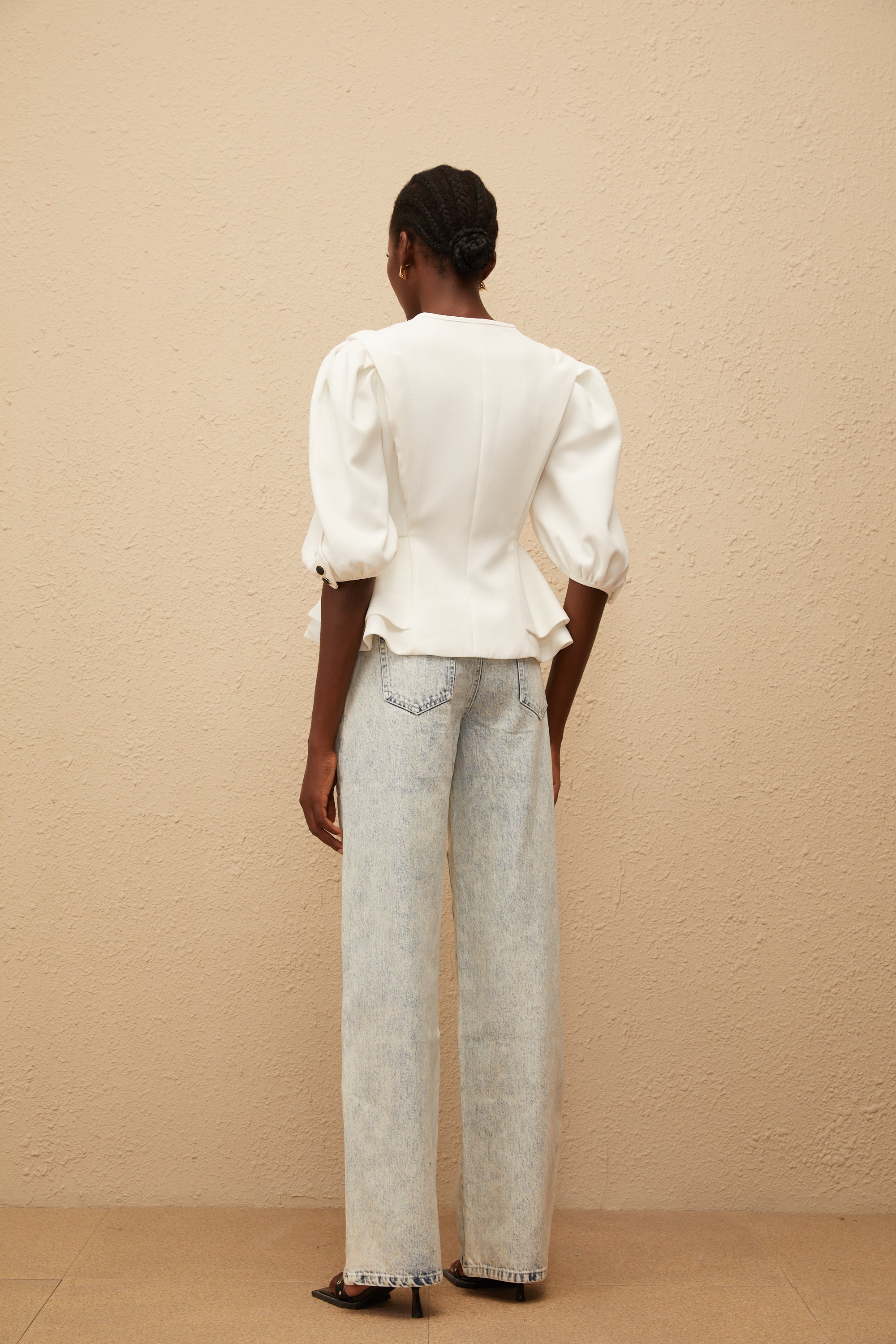 Gwenaëlle Weiße Bluse mit Schößchen-Taille