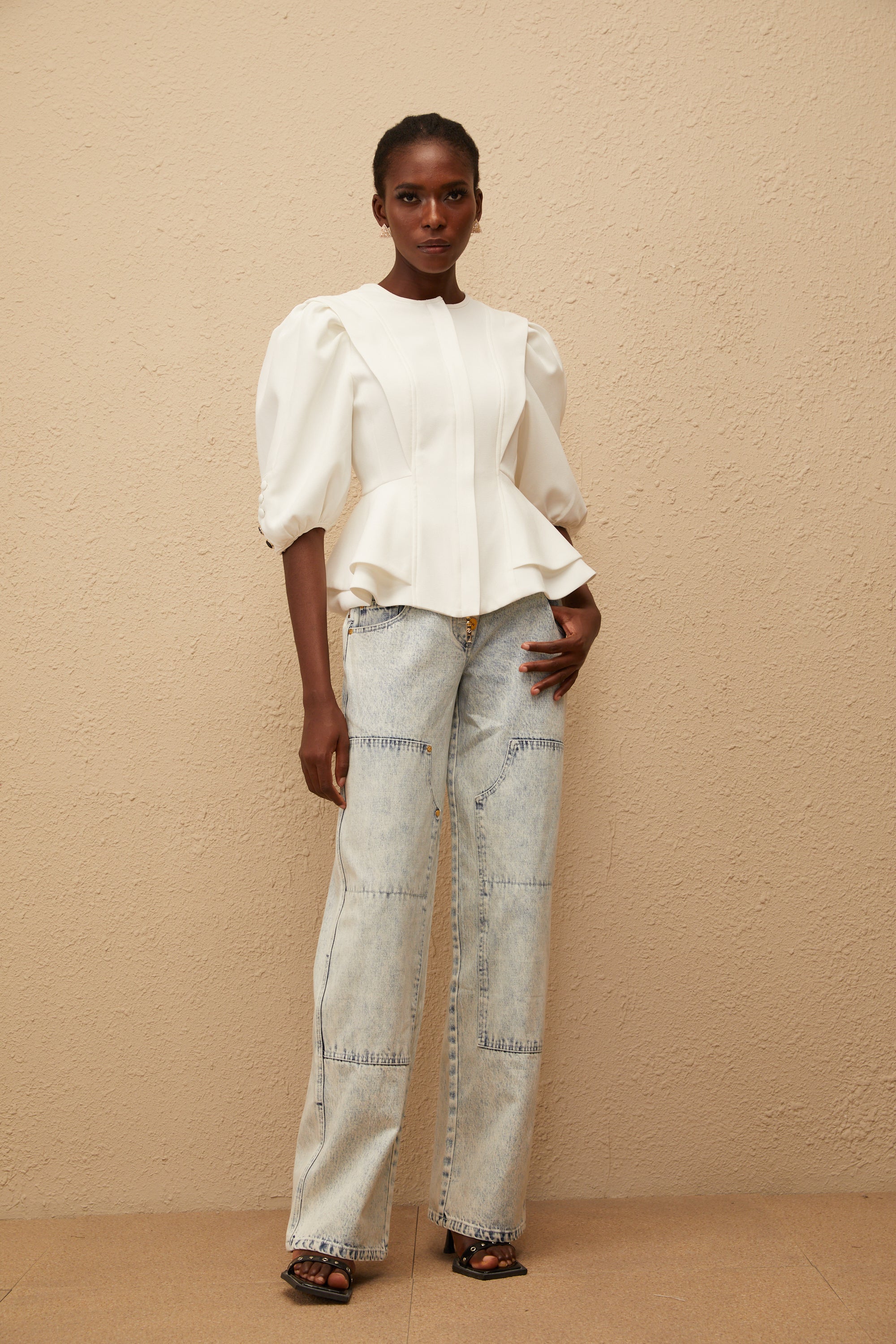 Gwenaëlle Weiße Bluse mit Schößchen-Taille