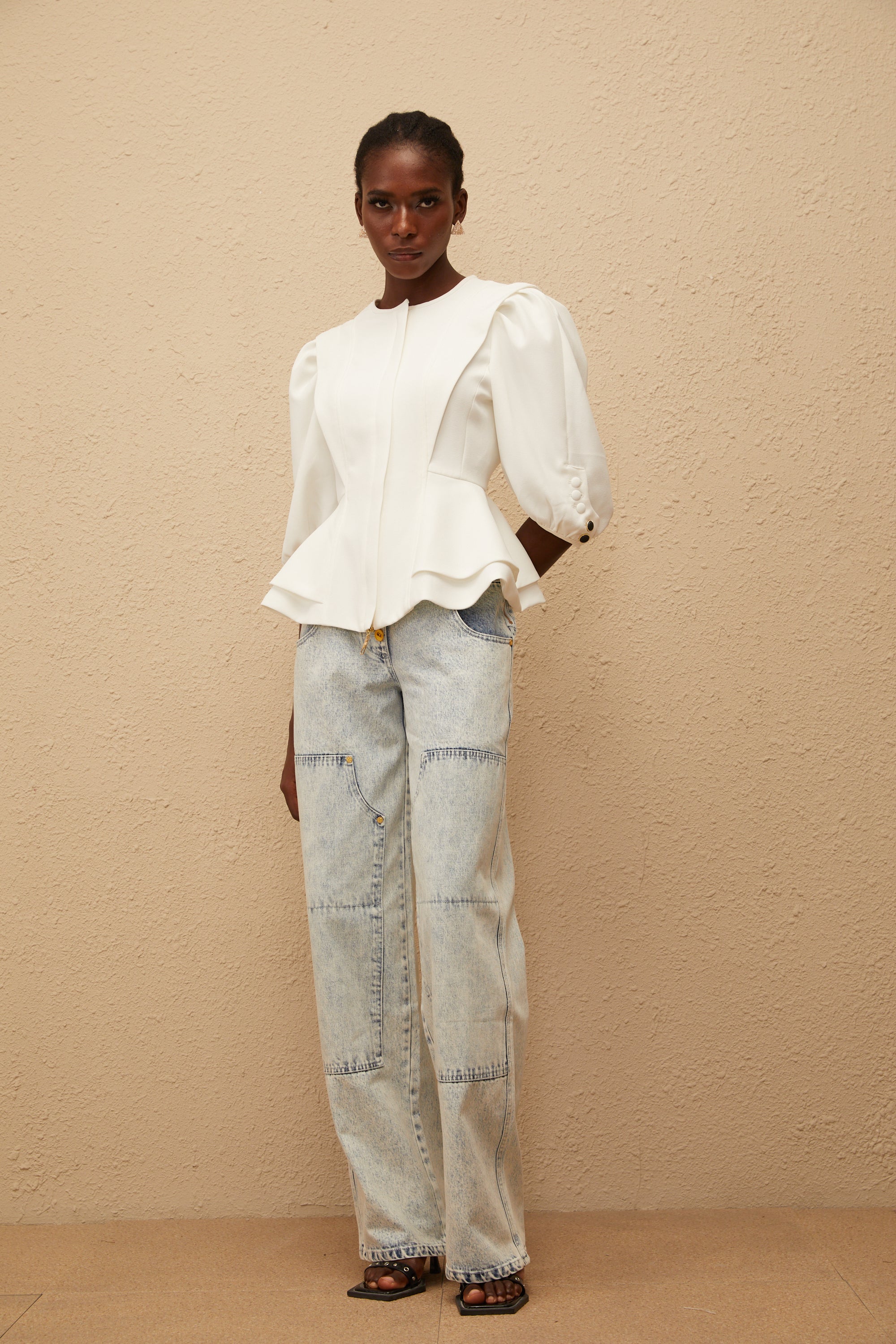 Gwenaëlle Weiße Bluse mit Schößchen-Taille