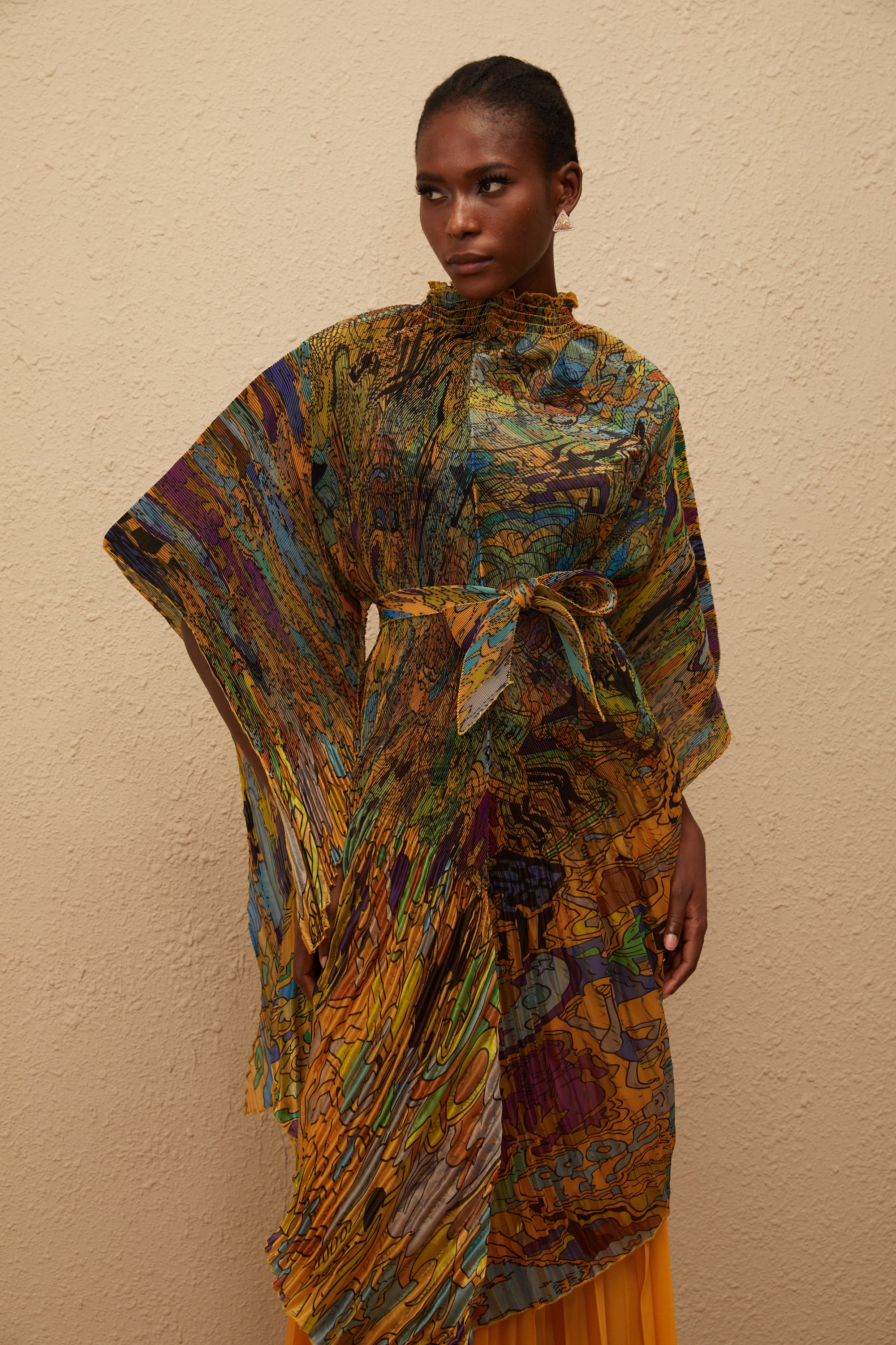 طقم بلوزة وبنطال مطوية بطبعة برتقالية من ميلودي