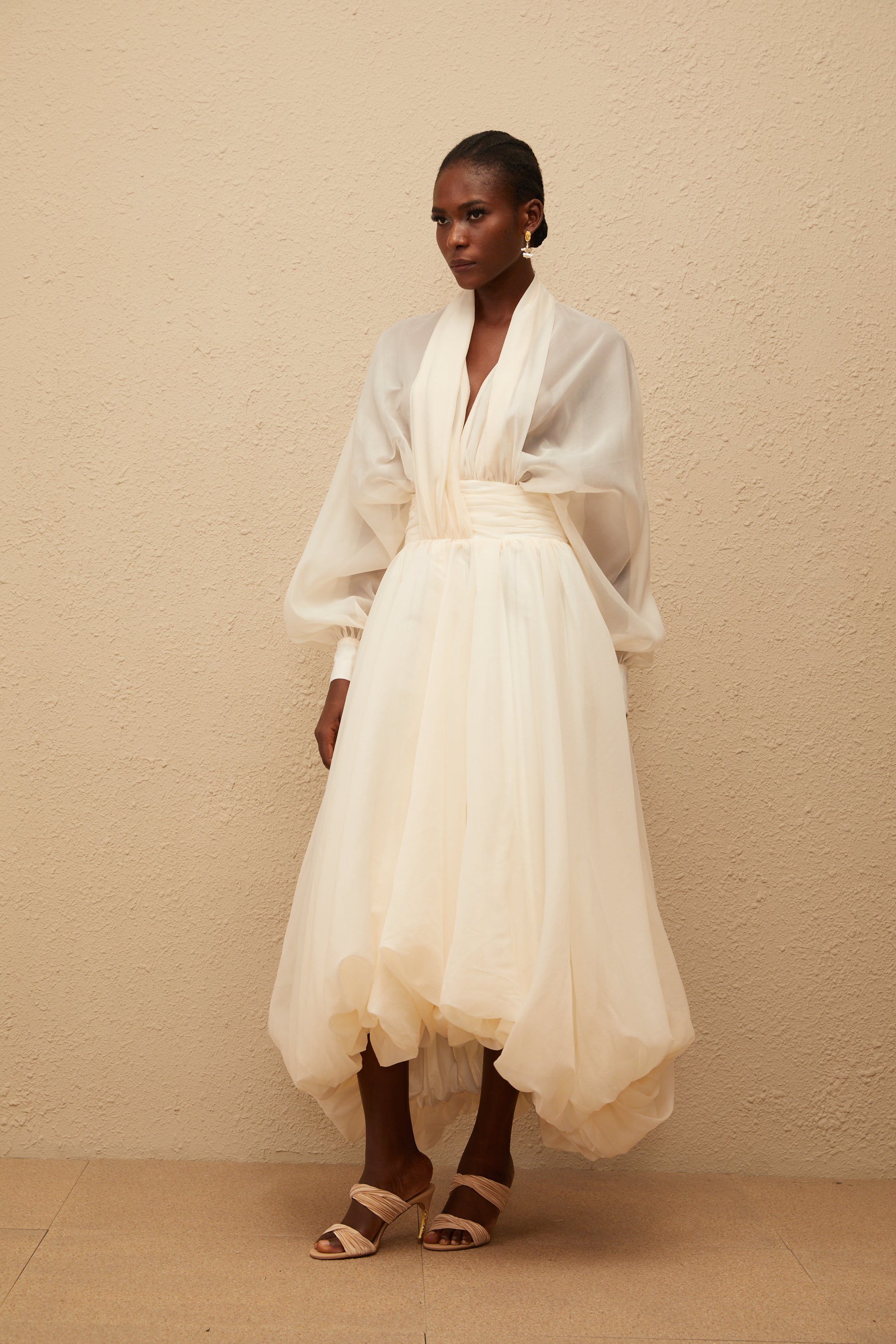 Riley Cremeweißes drapiertes Maxikleid aus Tüll