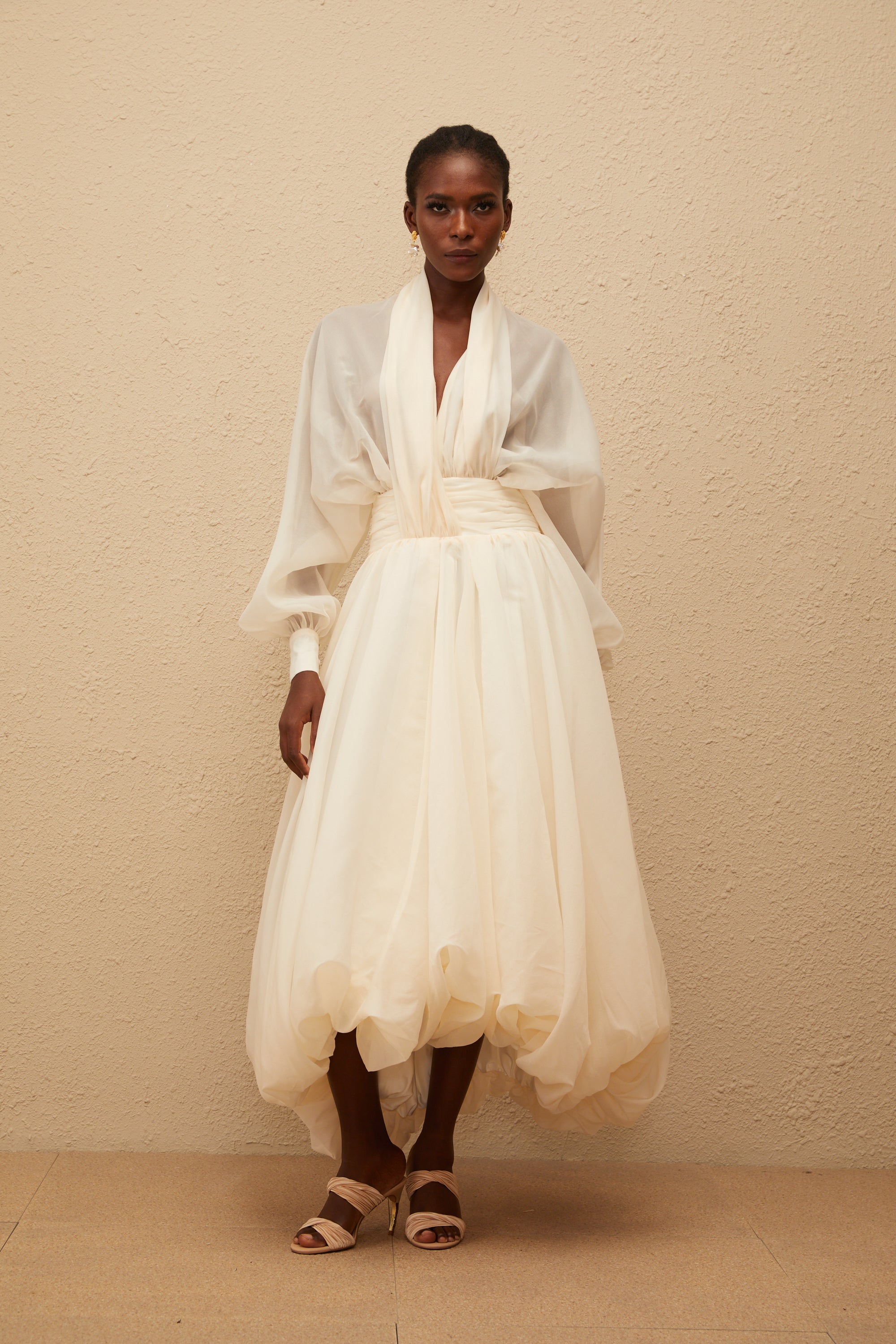 Riley Cremeweißes drapiertes Maxikleid aus Tüll