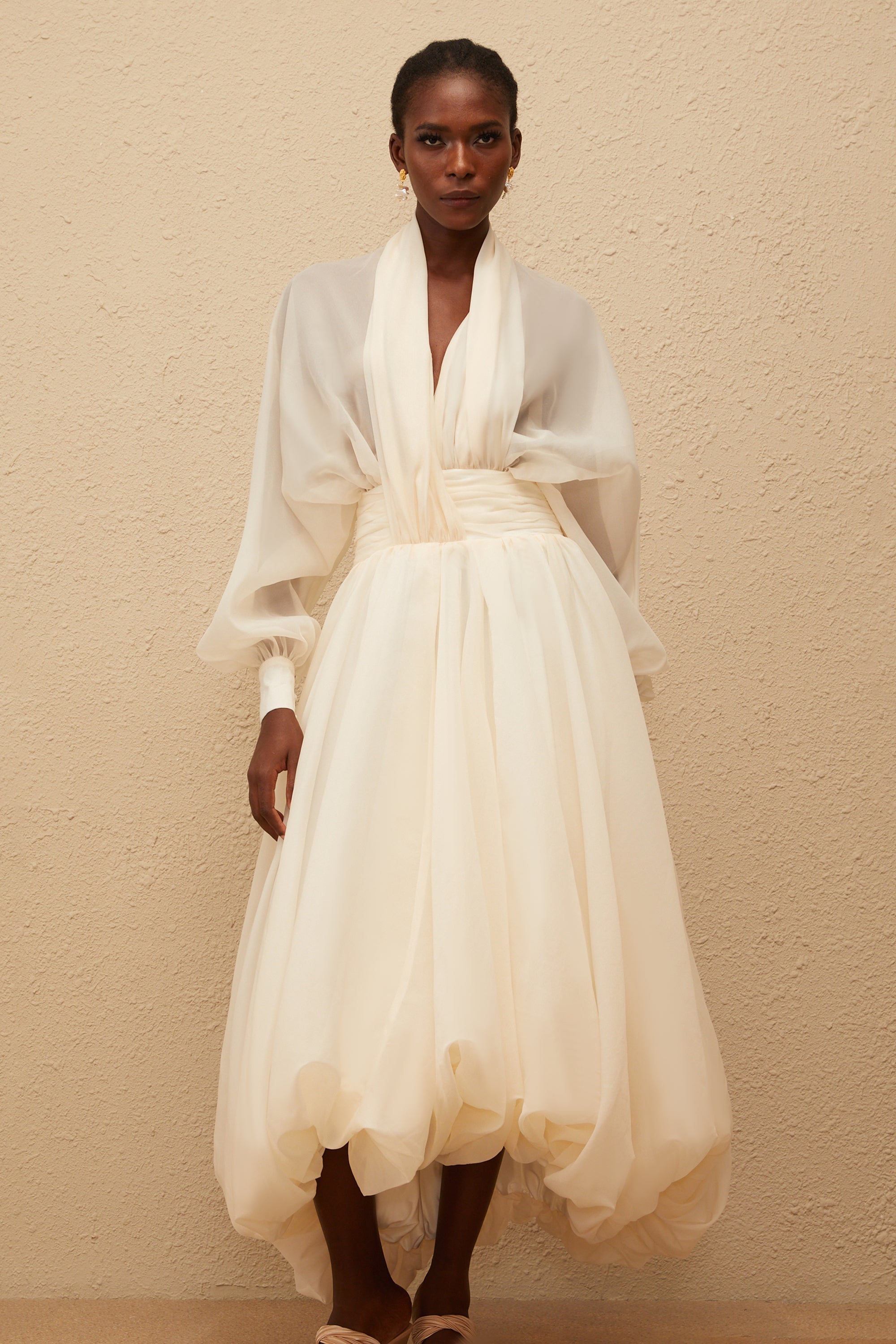 Riley Cremeweißes drapiertes Maxikleid aus Tüll