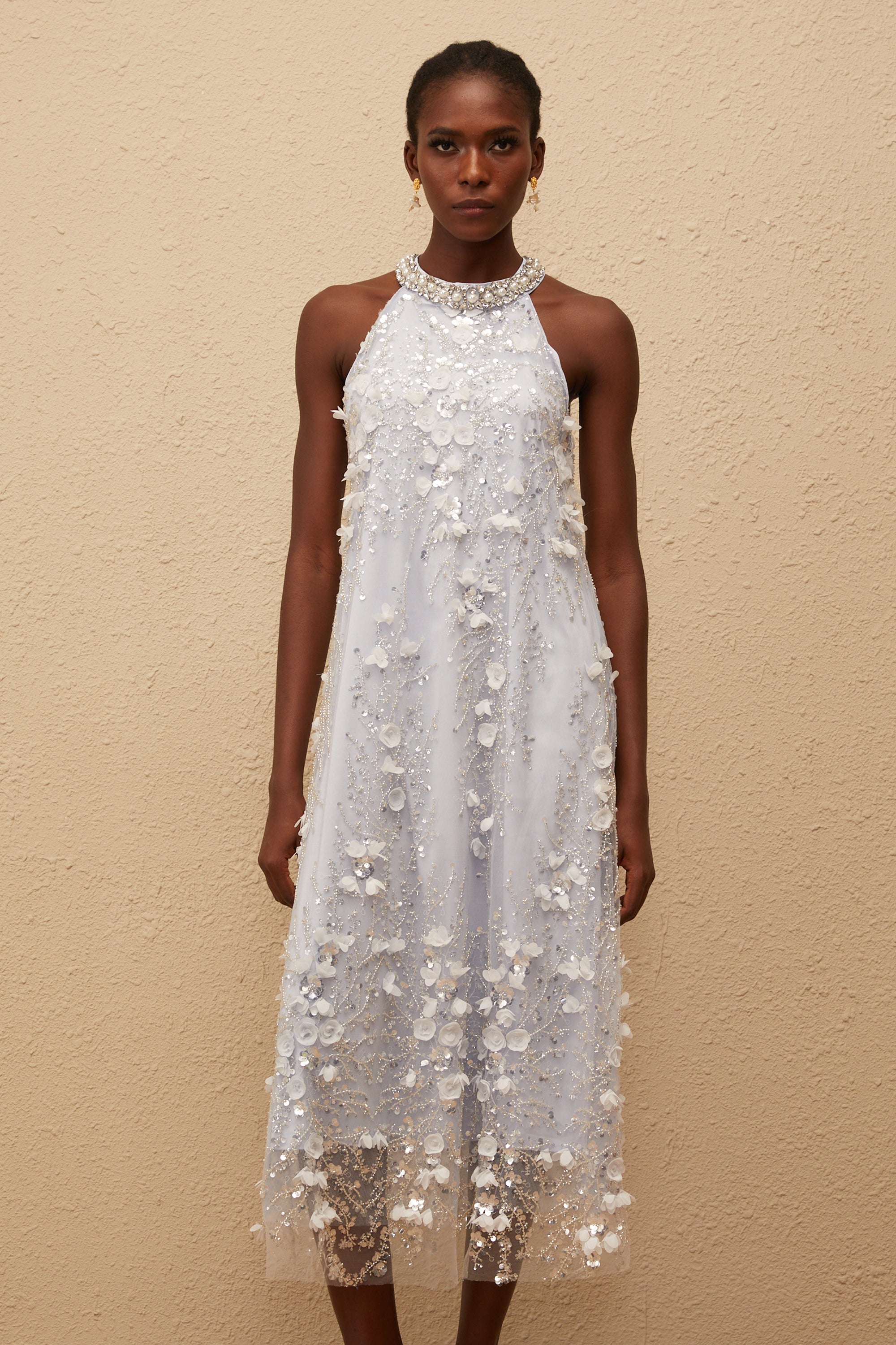 Quitterie – Blaues, verziertes Midikleid aus Tüll mit Blumenmuster