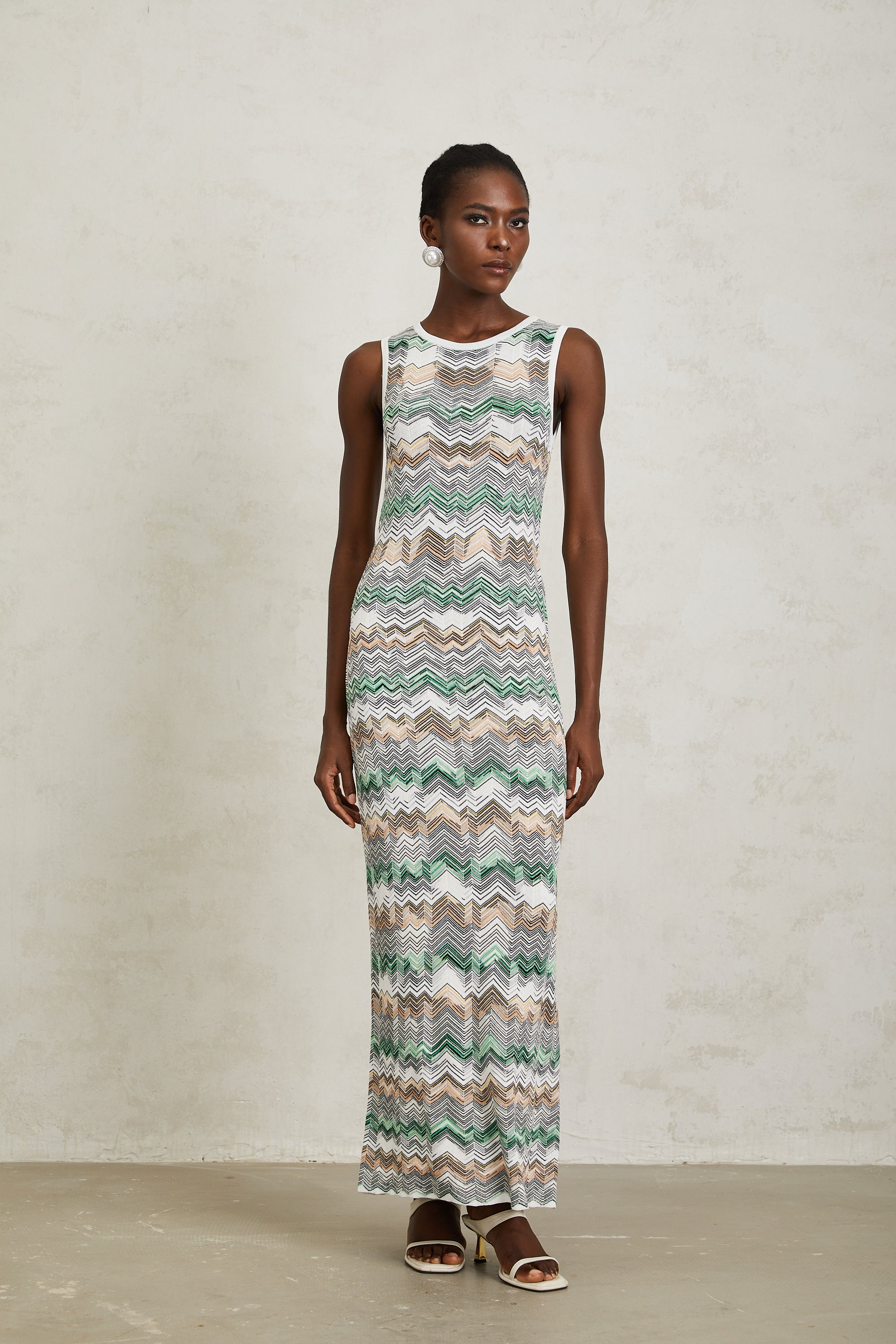 فستان مانون ماكسي منسوج متعرج باللون الأخضر