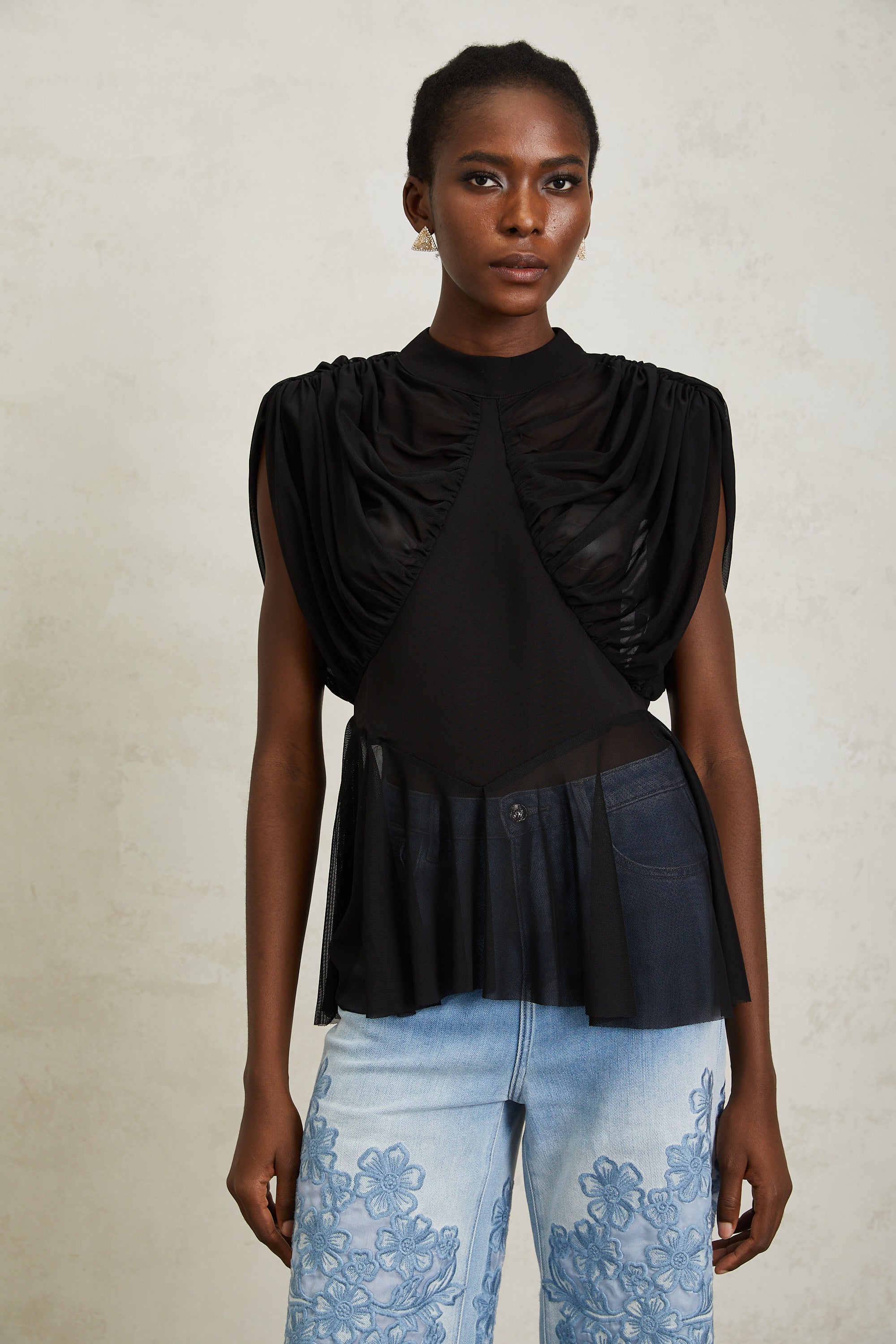 Aurore – Schwarzes, gerüschtes Netzoberteil