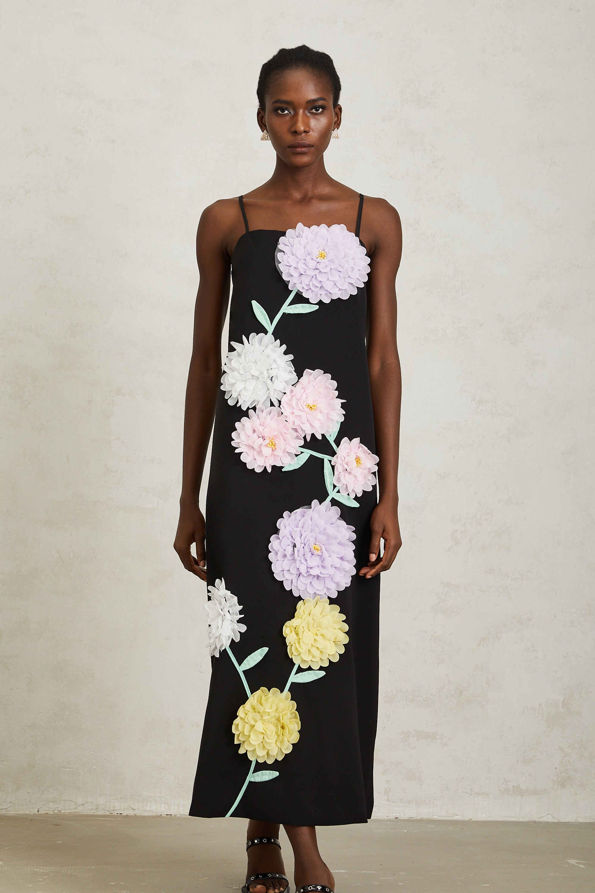 Véronique Black 3D Petal Sleeveless Midi Dress