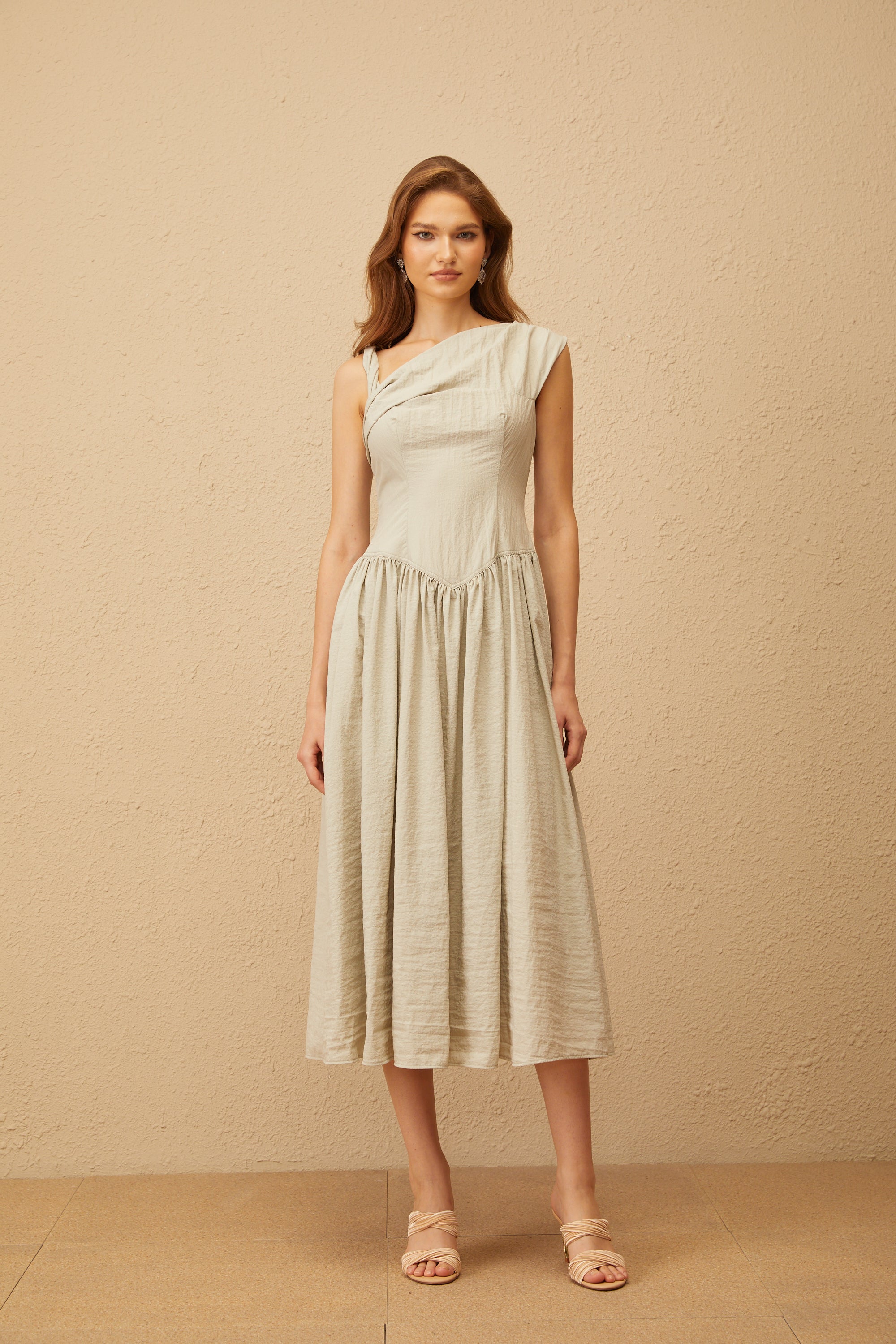 فستان ثورن بين الأخضر غير المتماثل متوسط الطول