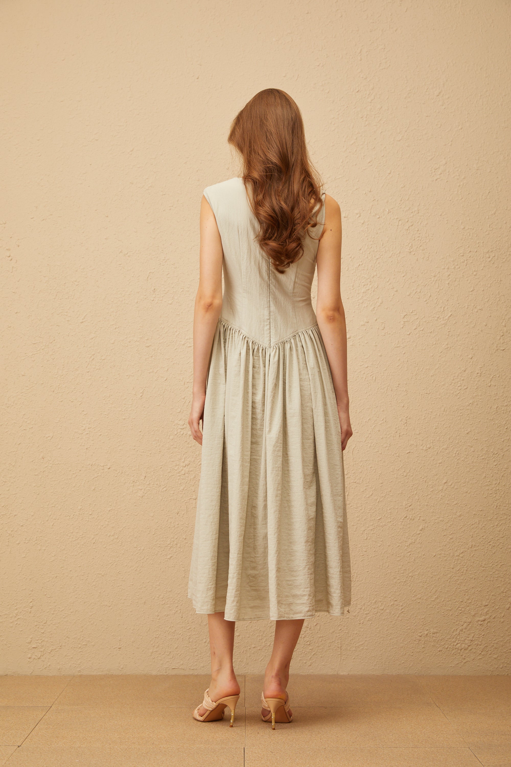 فستان ثورن بين الأخضر غير المتماثل متوسط الطول