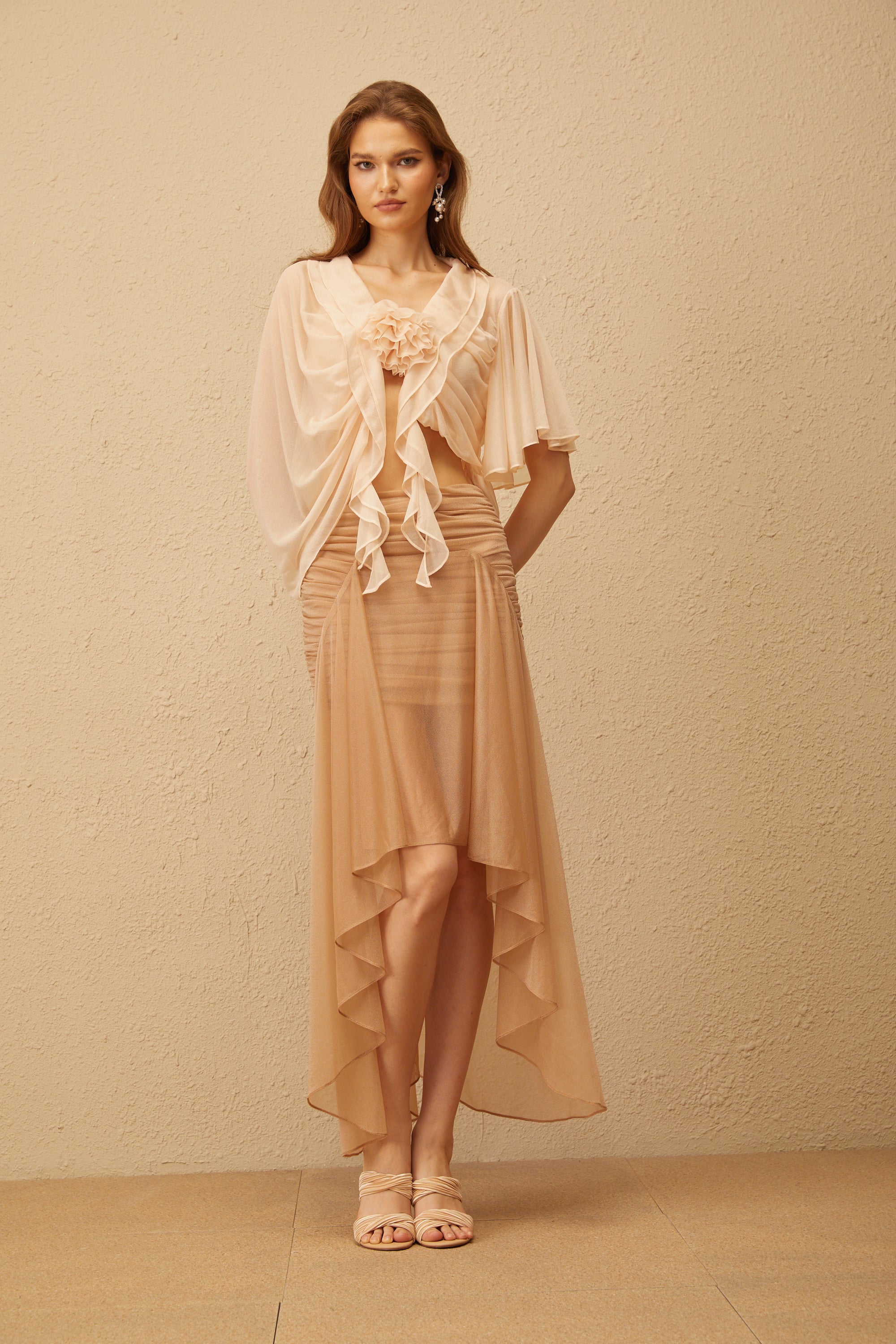 Zélie تنورة متوسطة الطول بحاشية مكشكشة محايدة