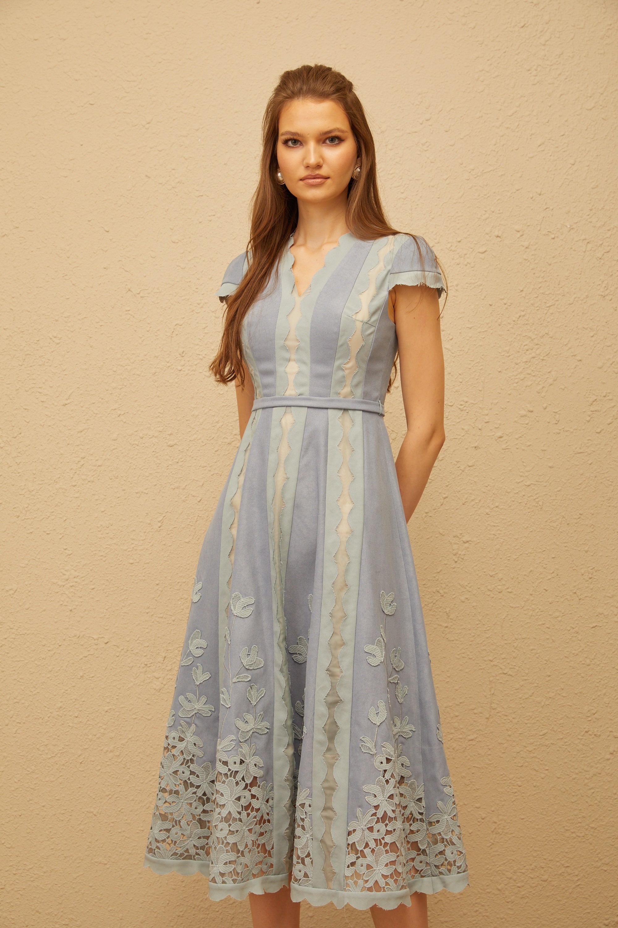 Amália Blue Scalloped Floral Embroidered Midi Dress