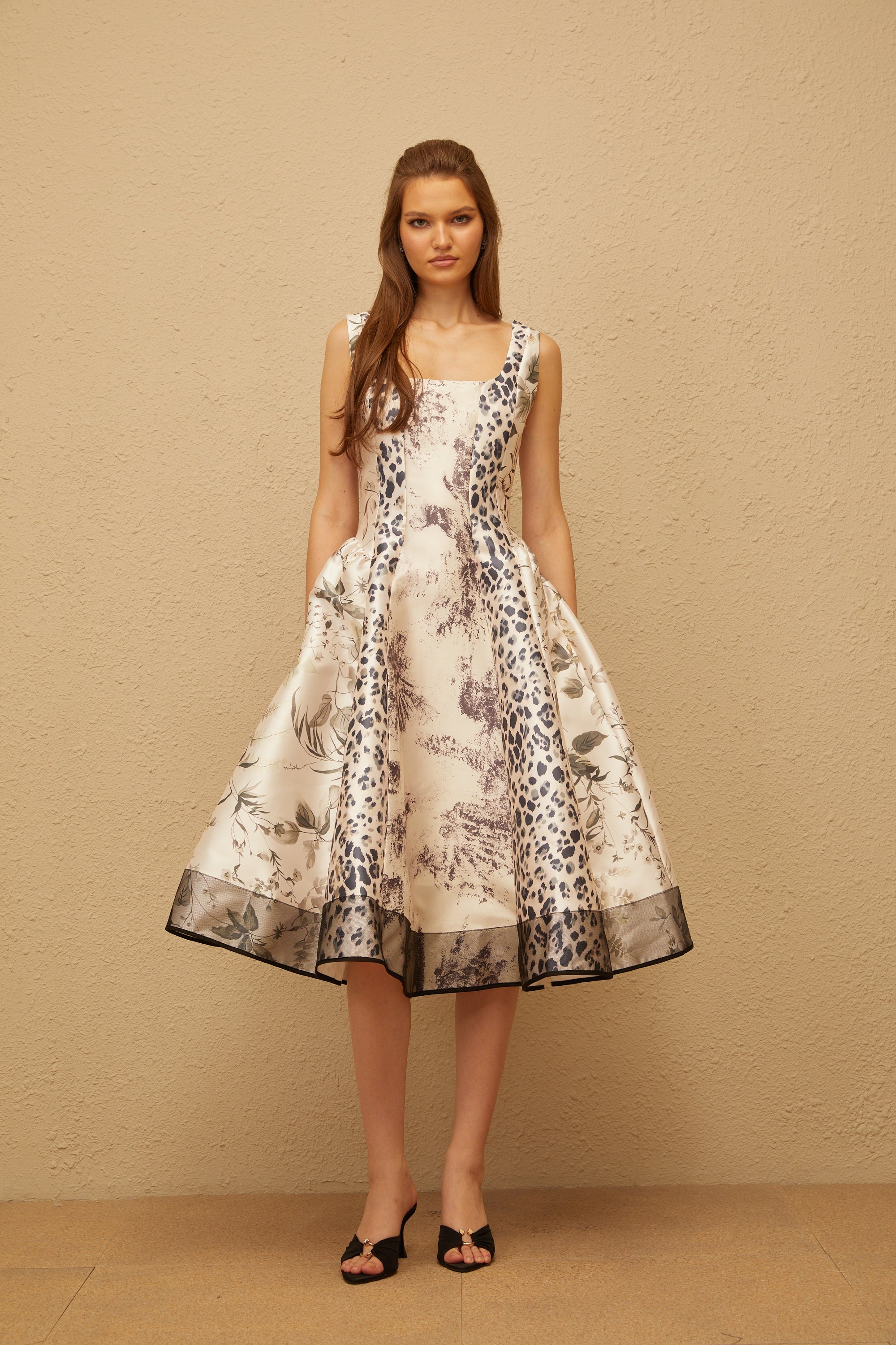 Pénélope Neutral Graphic Print Midi Dress