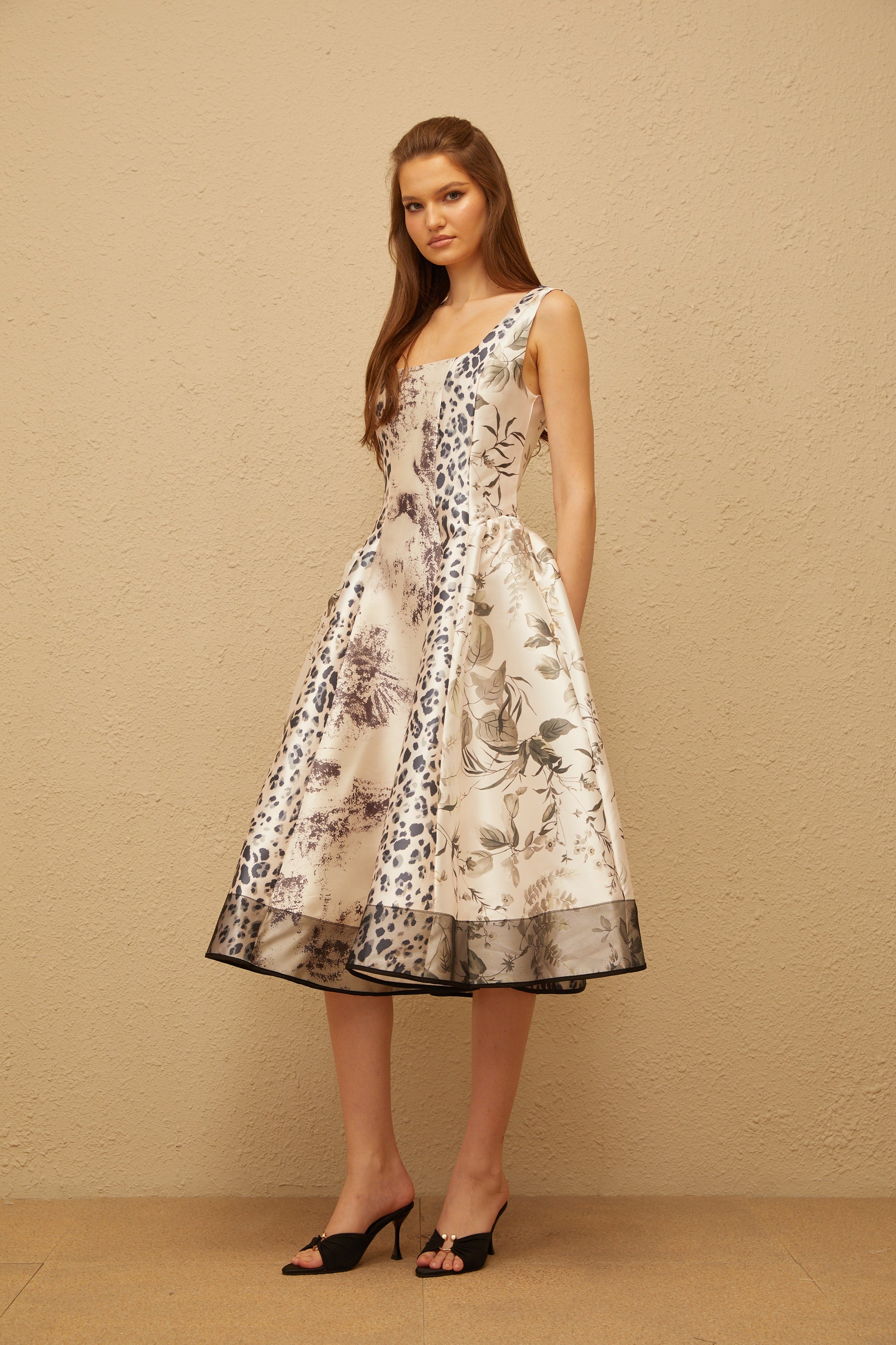 Pénélope Neutral Graphic Print Midi Dress