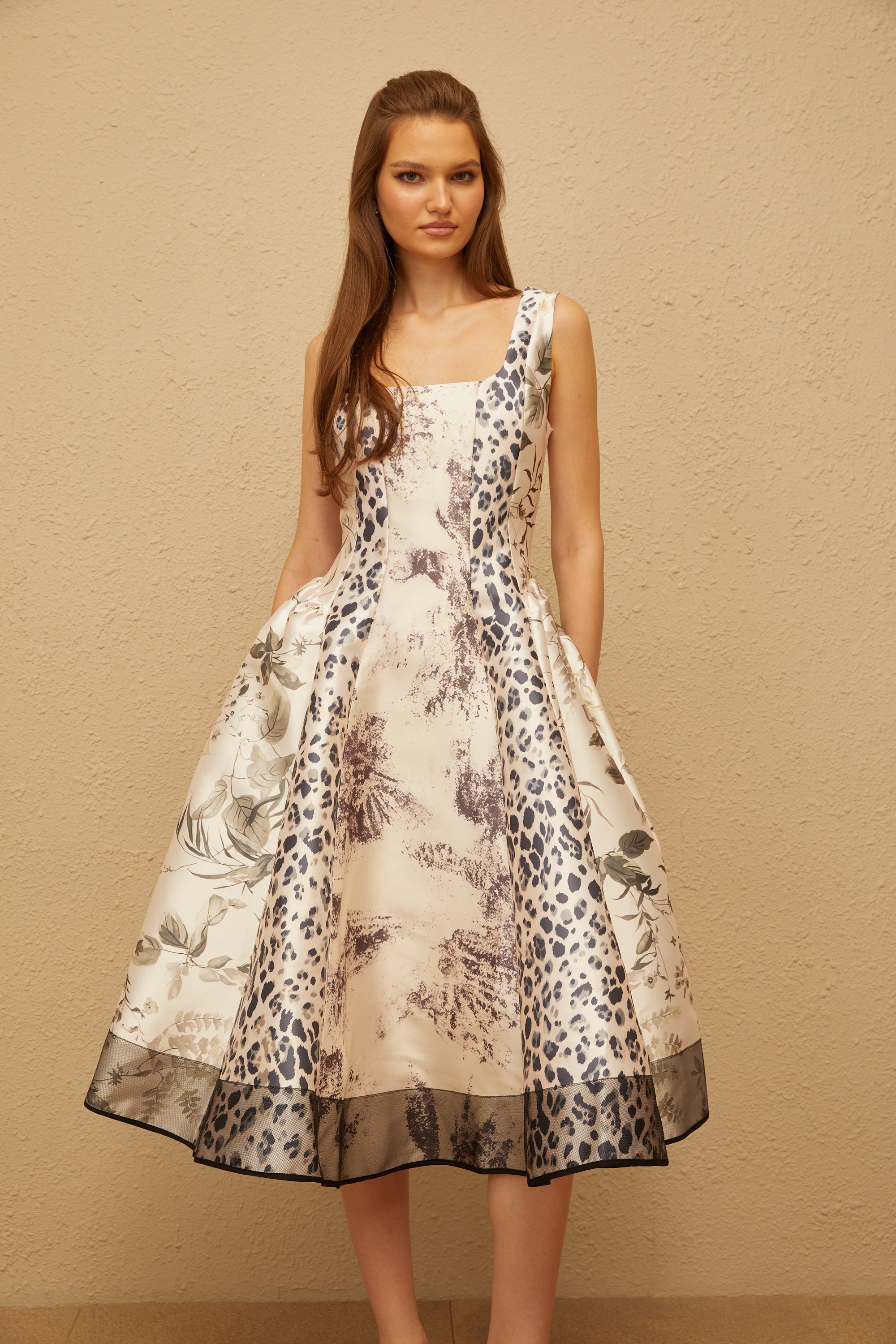 Pénélope Neutral Graphic Print Midi Dress