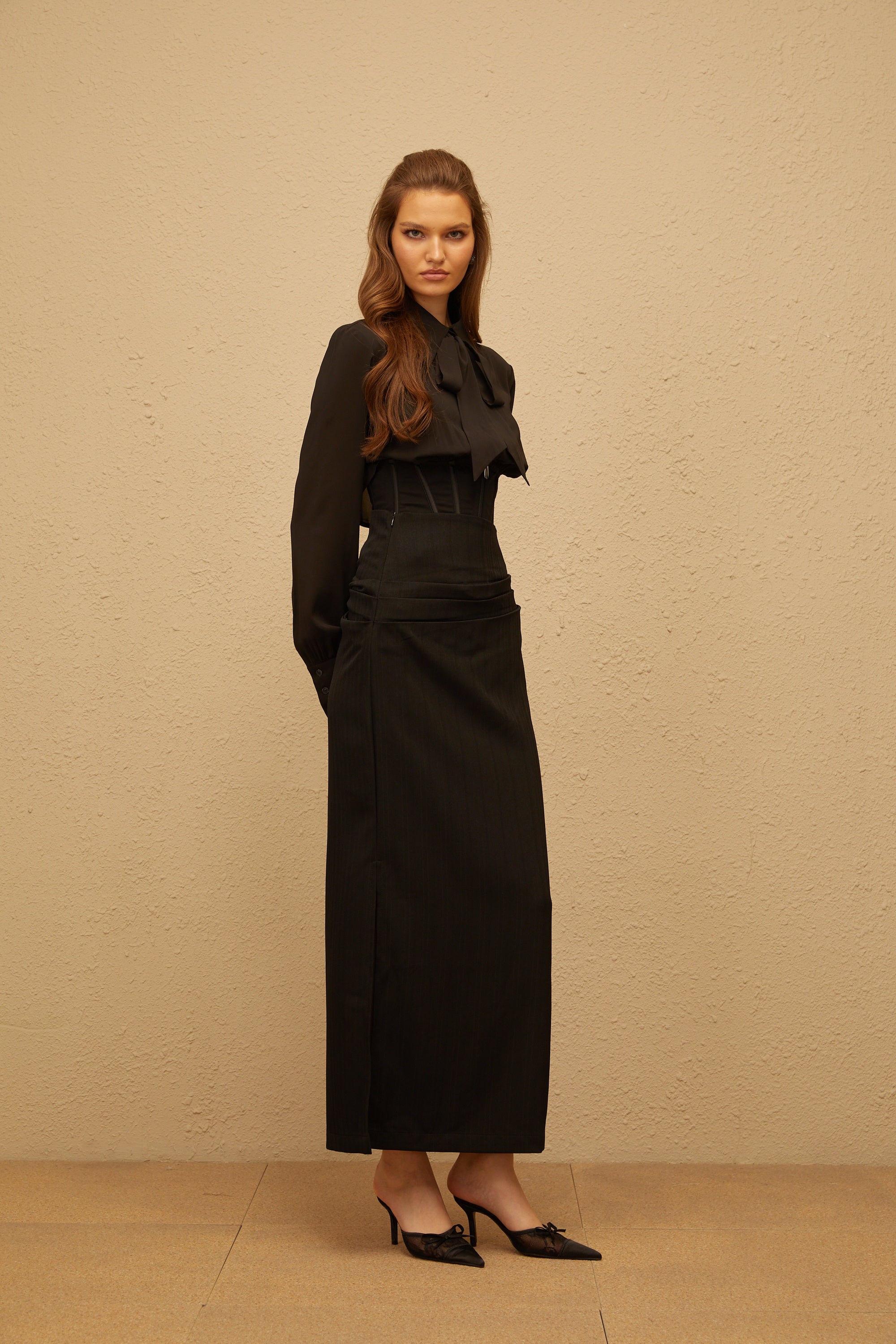 تنورة ماكسي رمادية اللون من Eléonore بتصميم مطوّع