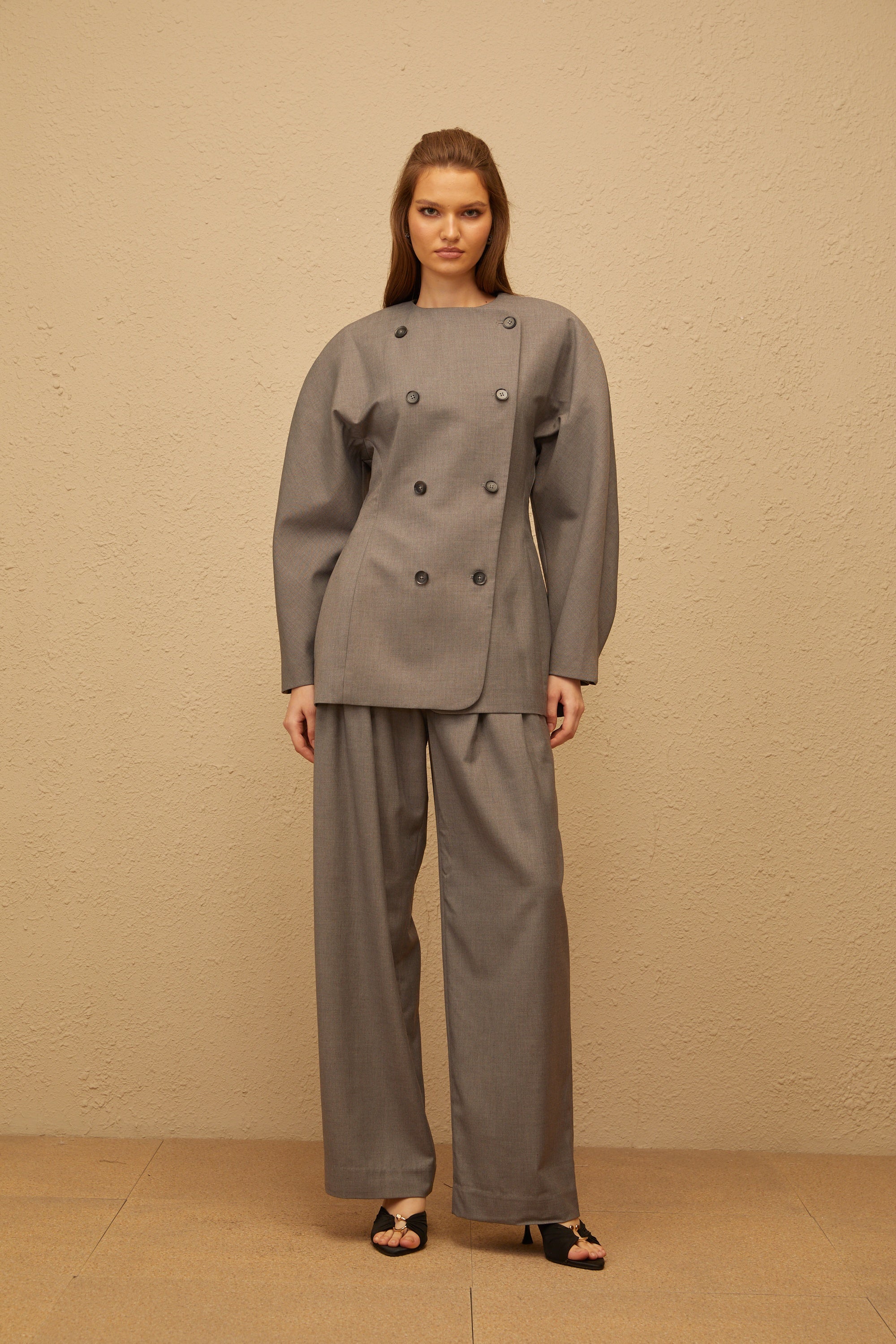 Clémence Grey Zweireiher-Mantel & Hosen-Set