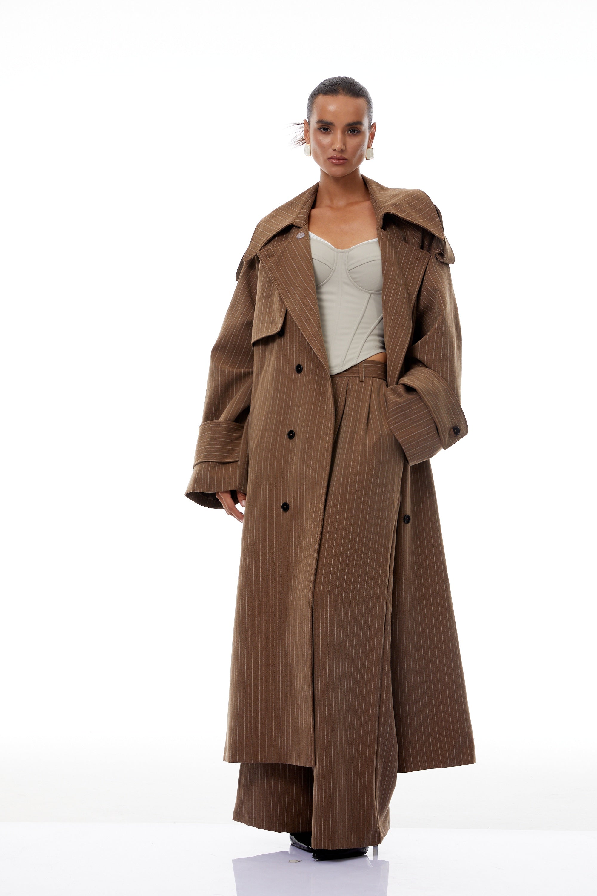 Clémence Braun gestreifter Trenchcoat & Hosen Set