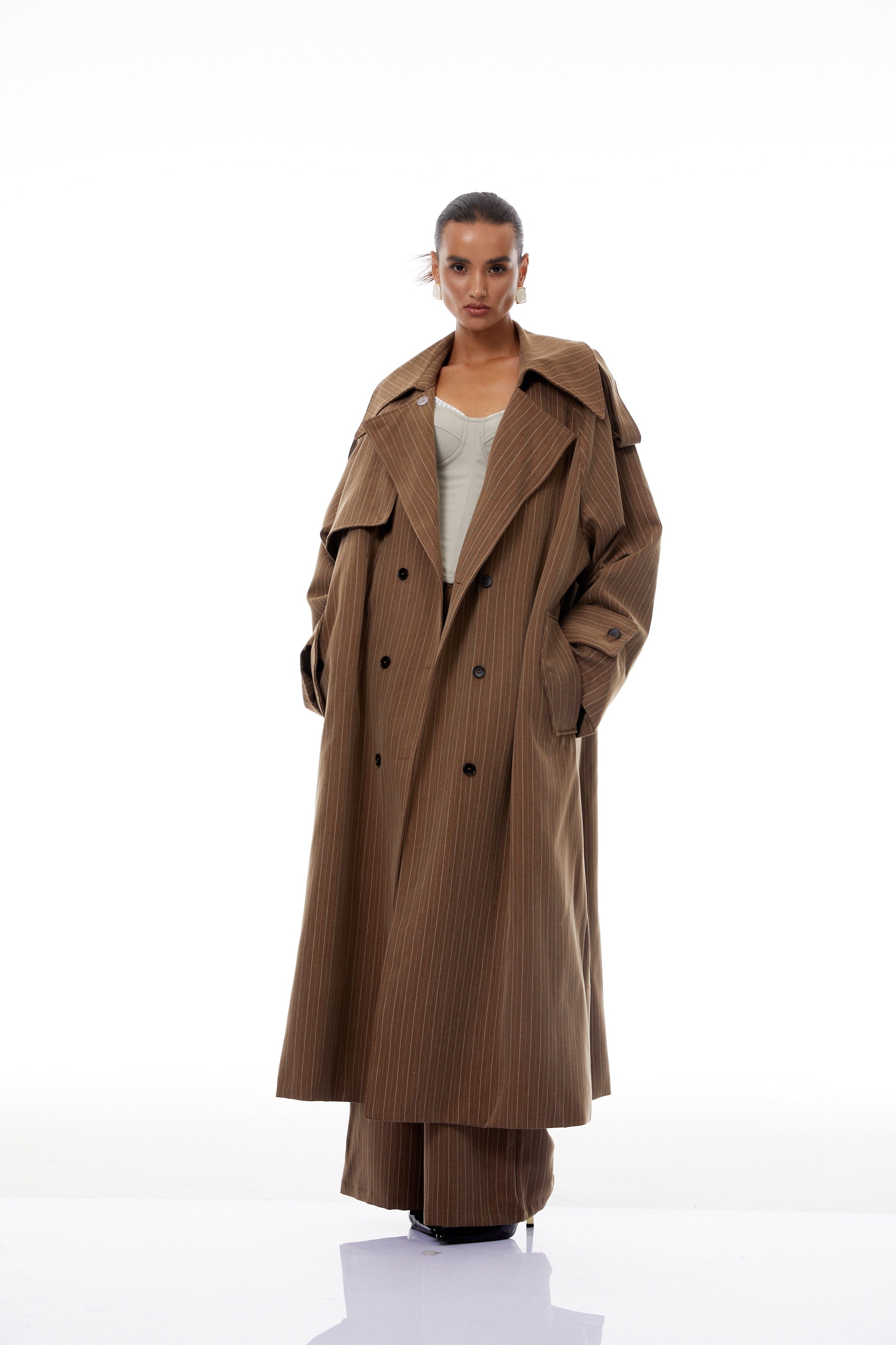 Clémence Braun gestreifter Trenchcoat & Hosen Set