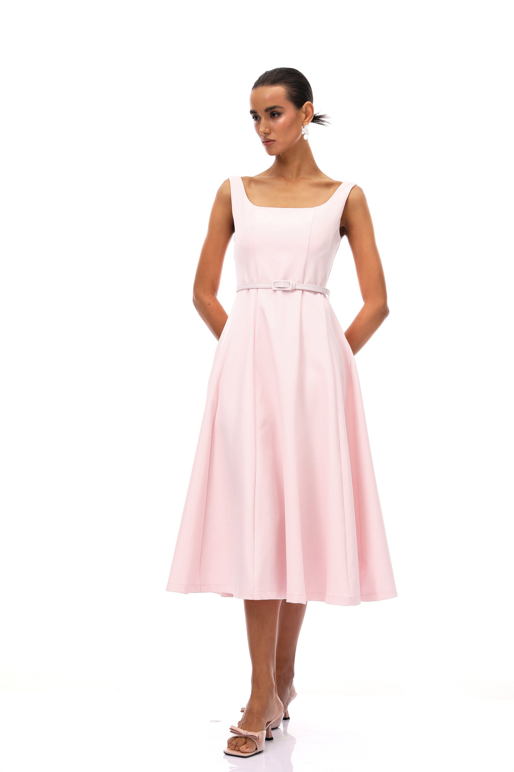 طقم فاليريا المنسجم مزين بالكريستال الوردي