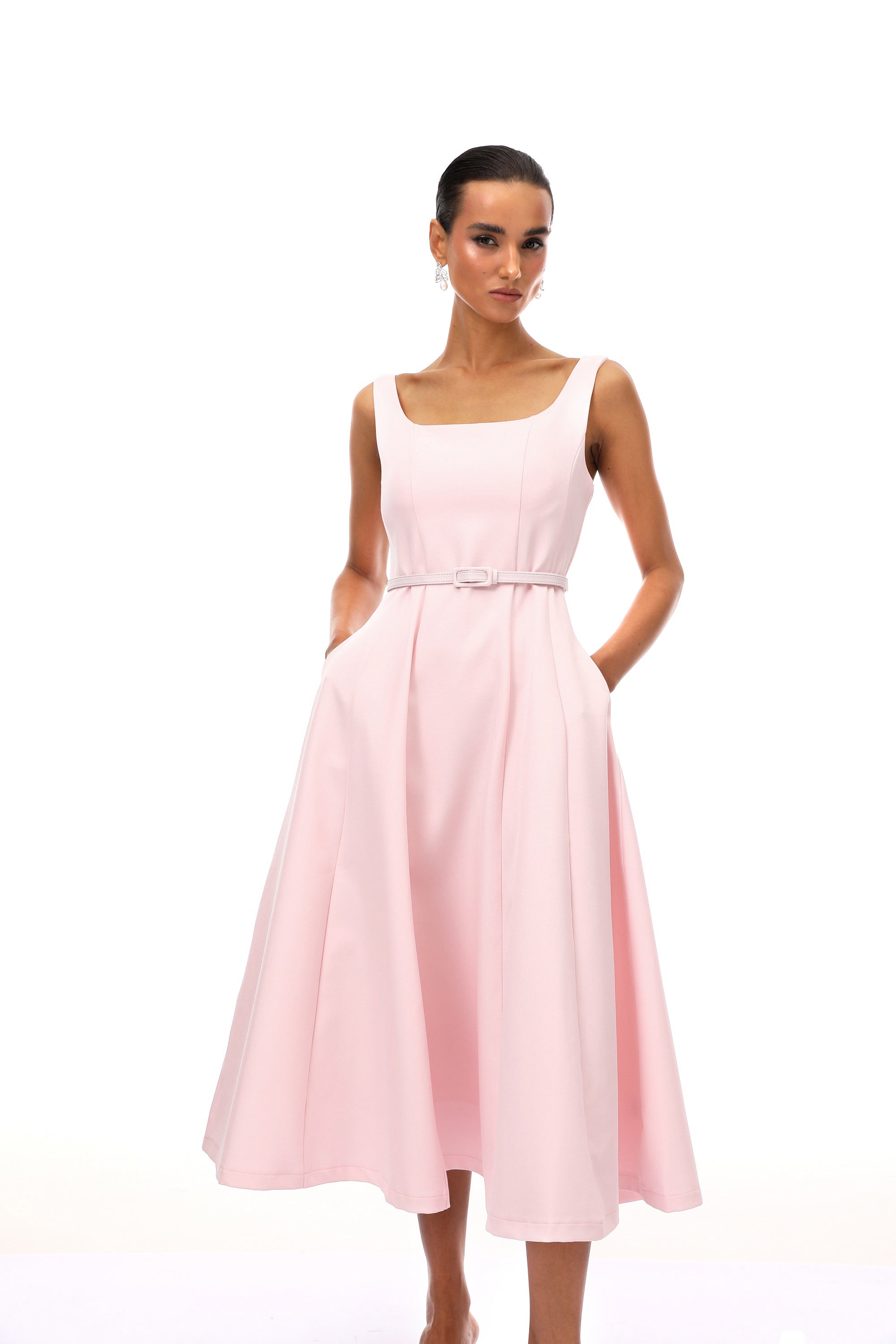 طقم فاليريا المنسجم مزين بالكريستال الوردي