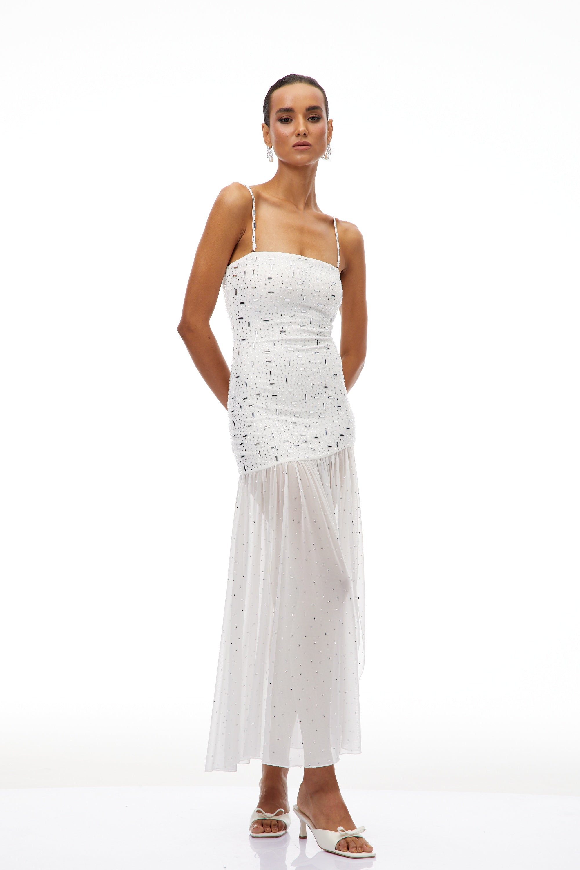 Apollonia Weißes Strass-Maxikleid mit asymmetrischem Muster