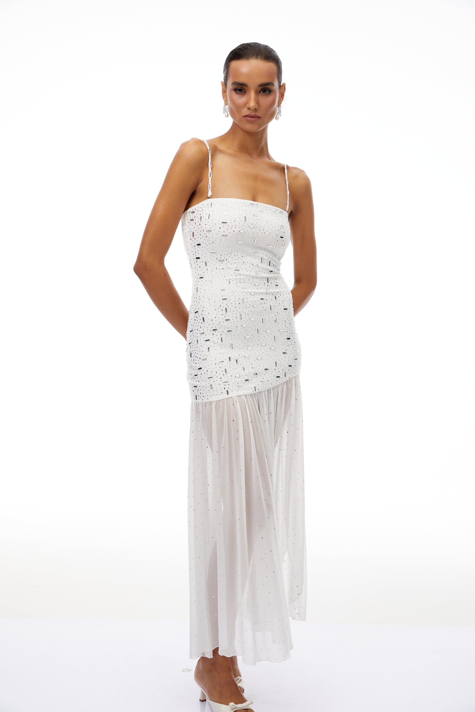 Apollonia Weißes Strass-Maxikleid mit asymmetrischem Muster