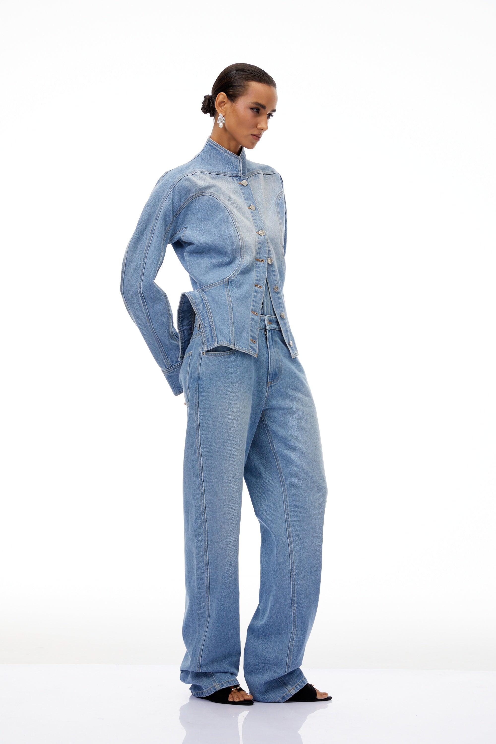 Amandine Jeansjacke in Hellblau mit Tonnenförmiger Taille