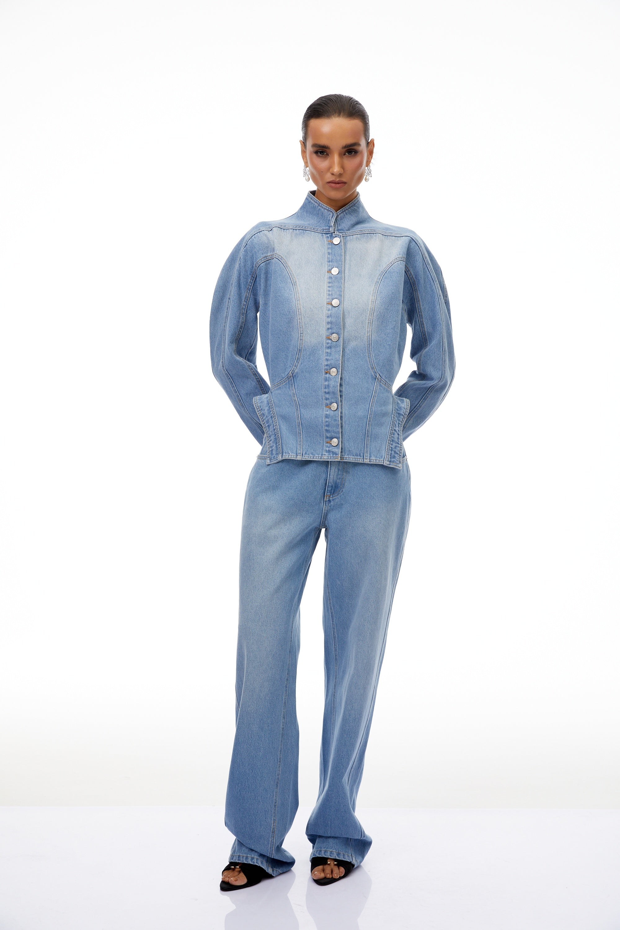 Amandine Jeansjacke in Hellblau mit Tonnenförmiger Taille