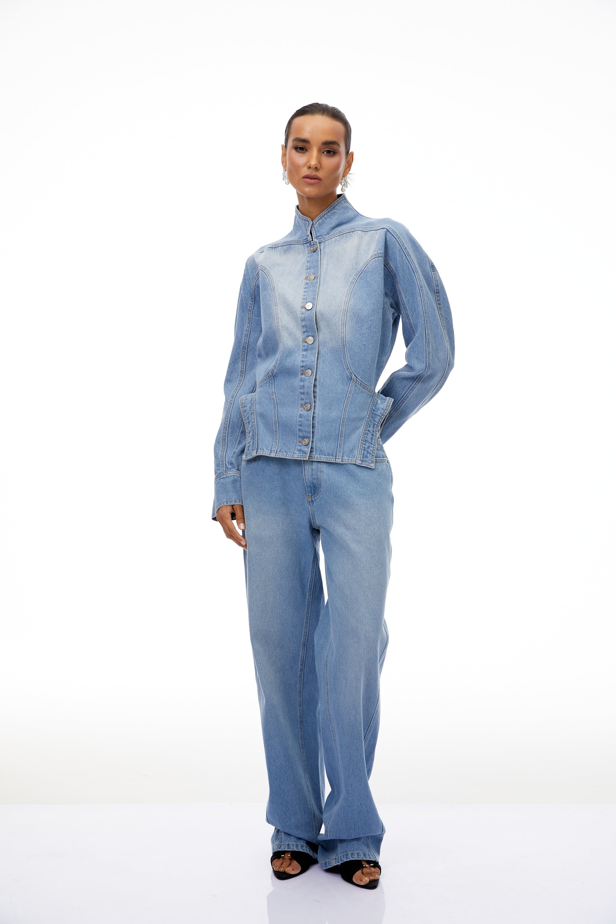 Amandine Jeansjacke in Hellblau mit Tonnenförmiger Taille