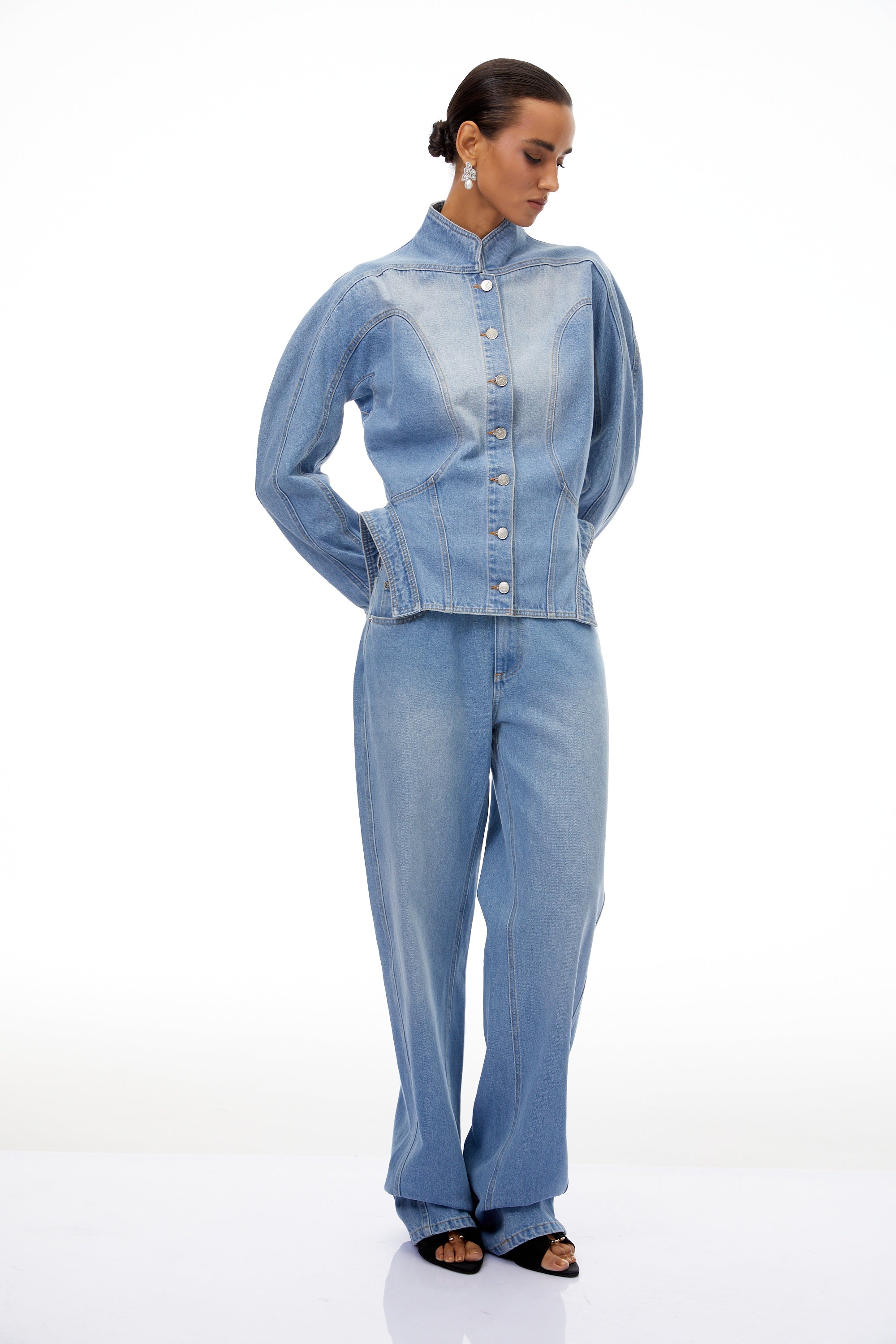 Amandine Jeansjacke in Hellblau mit Tonnenförmiger Taille