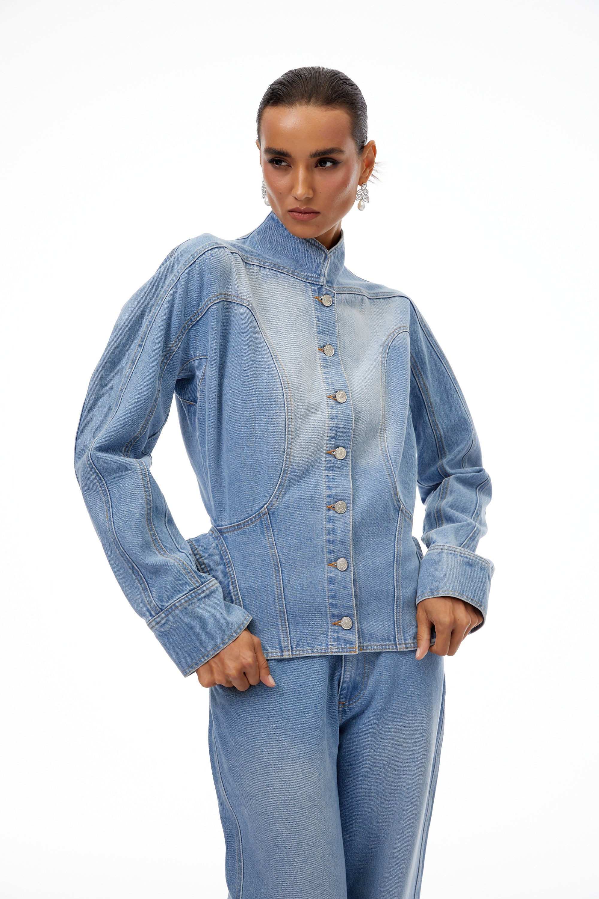 Amandine Jeansjacke in Hellblau mit Tonnenförmiger Taille