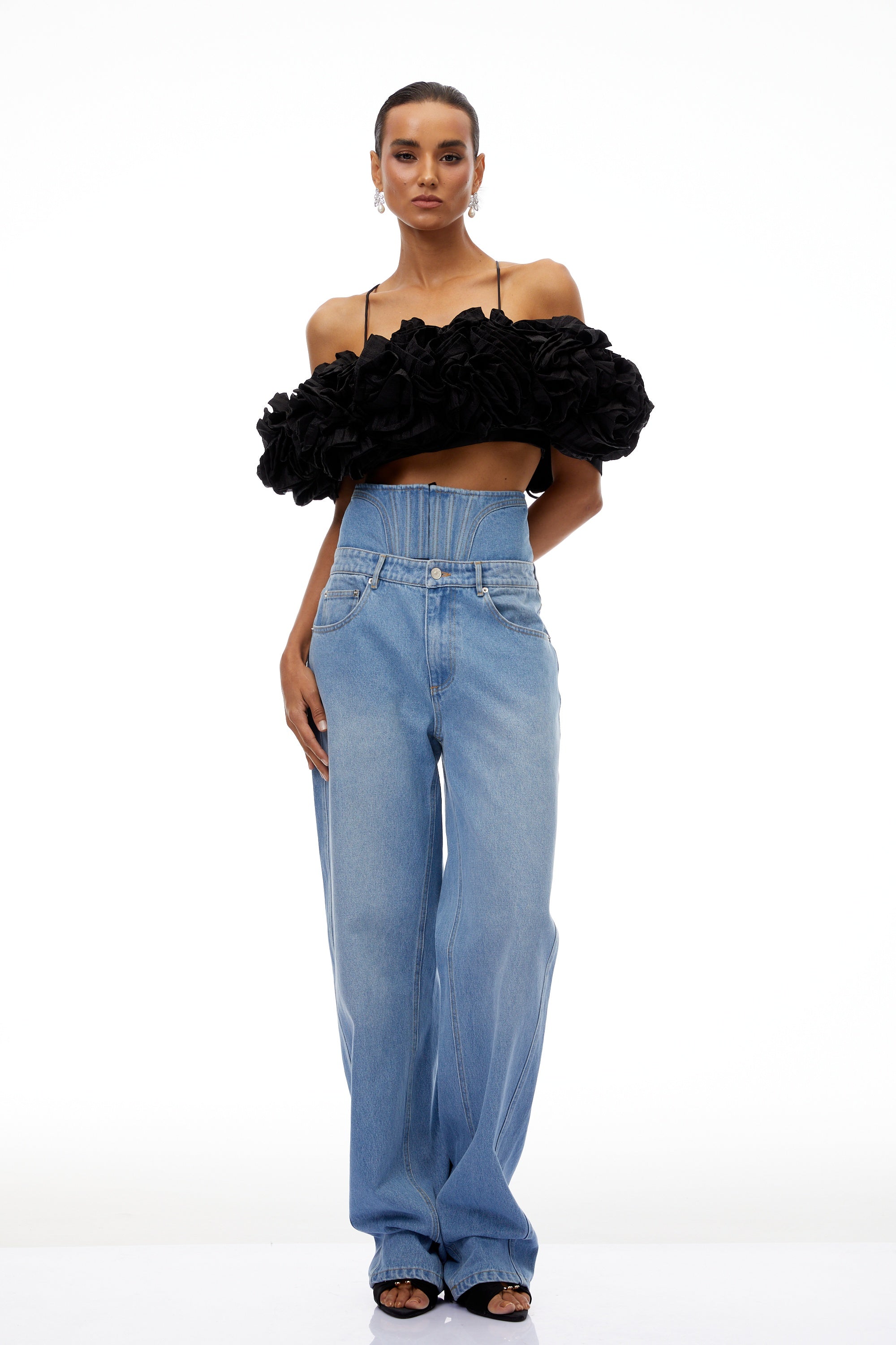 Cerasela Black Floral Appliqué Cropped Top