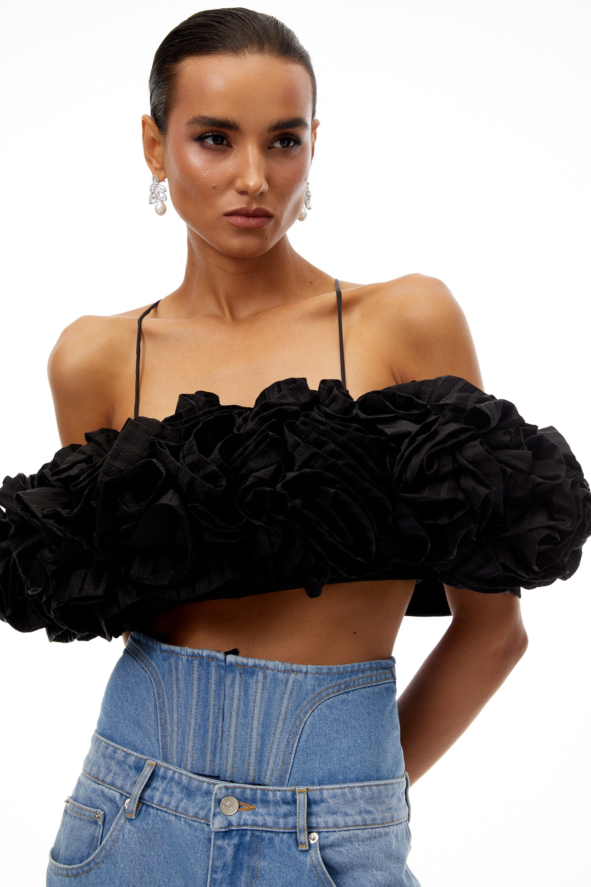 Cerasela Black Floral Appliqué Cropped Top