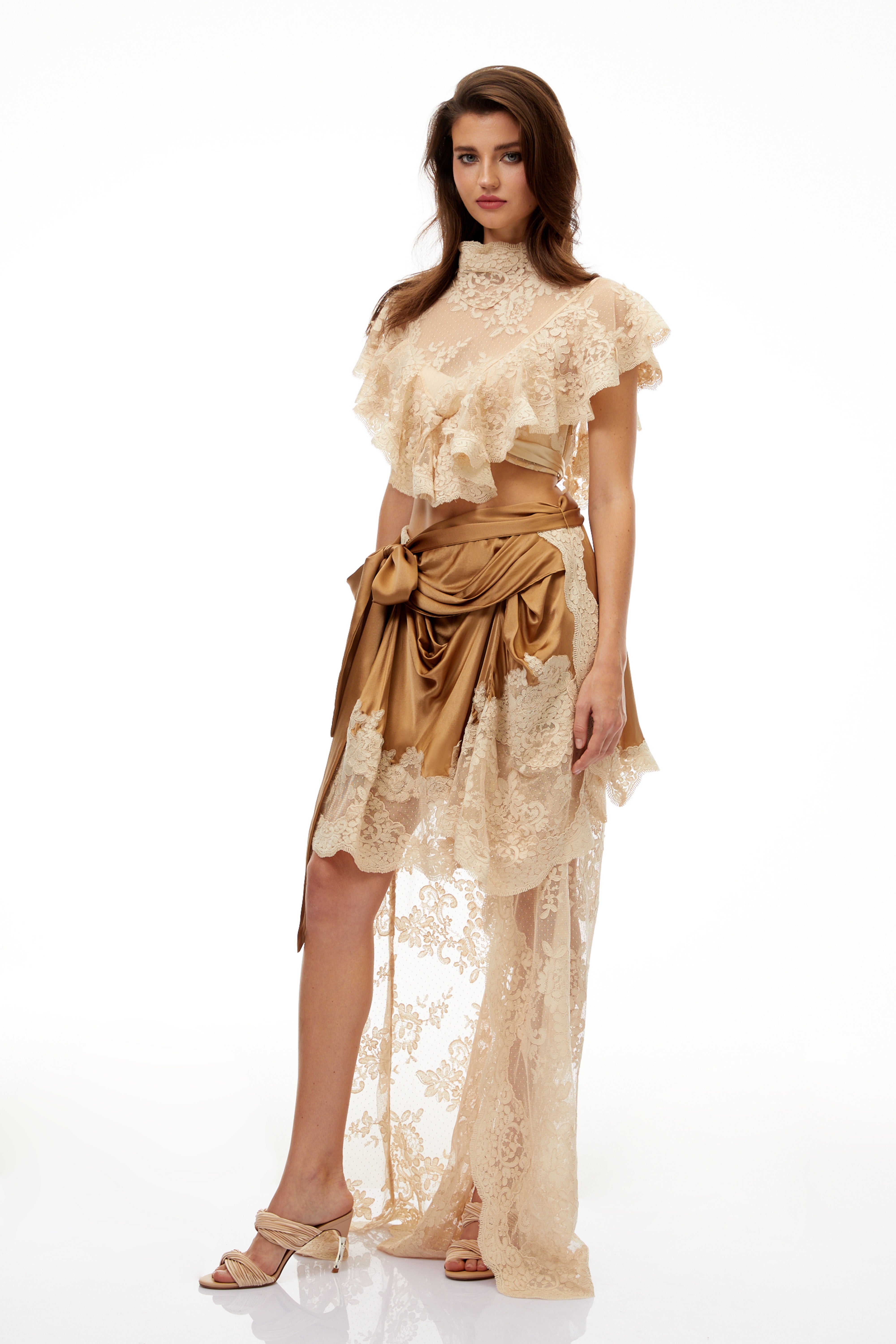 قميص كيا أبيض بتصميم رباط جانبي وخصر مشدود