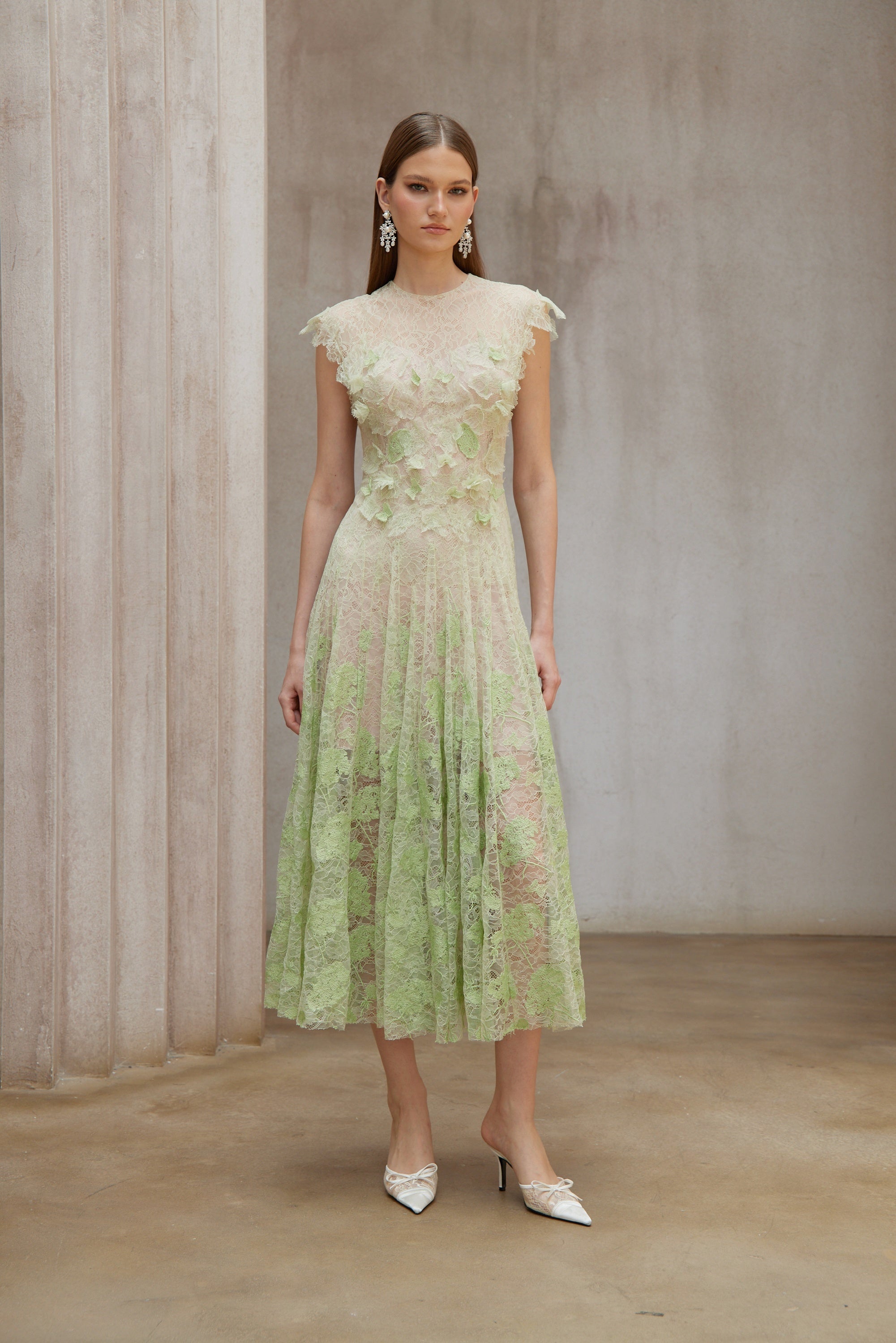 Béryl Green Floral Lace Midi Dress