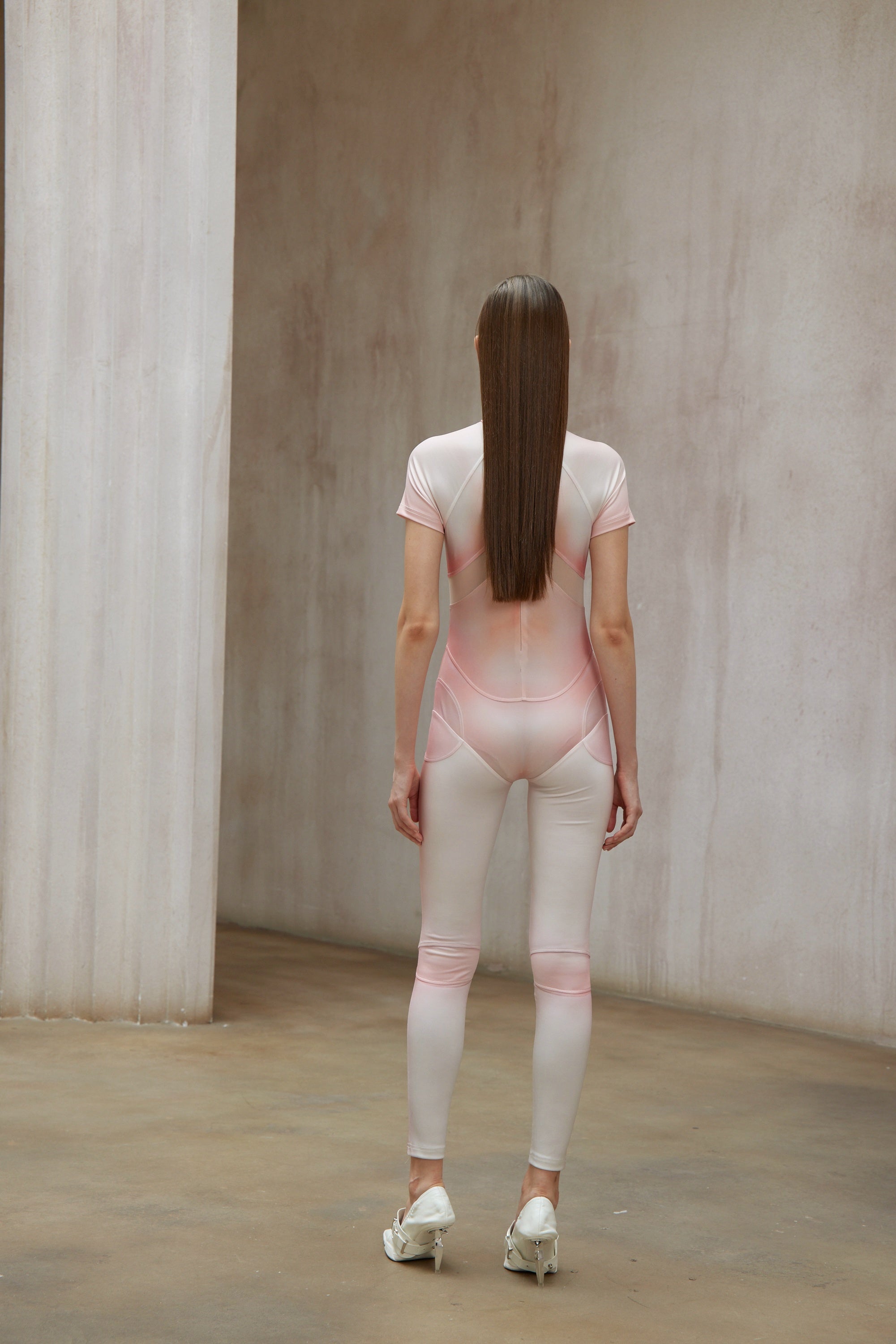 بدلة قطط بأكمام قصيرة باللون الوردي