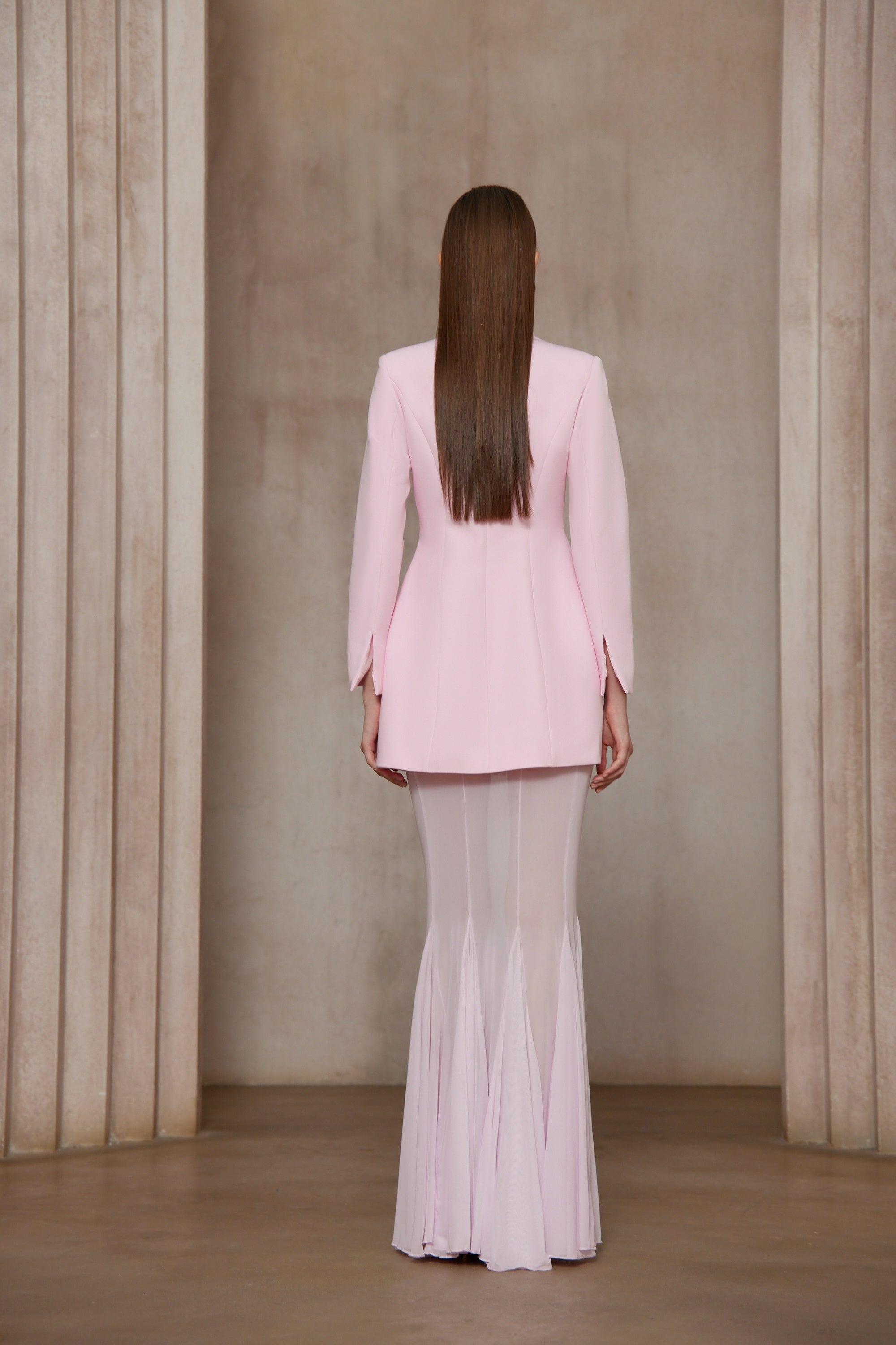 طقم جاكيت وتنورة بتصميم برميل إينورا