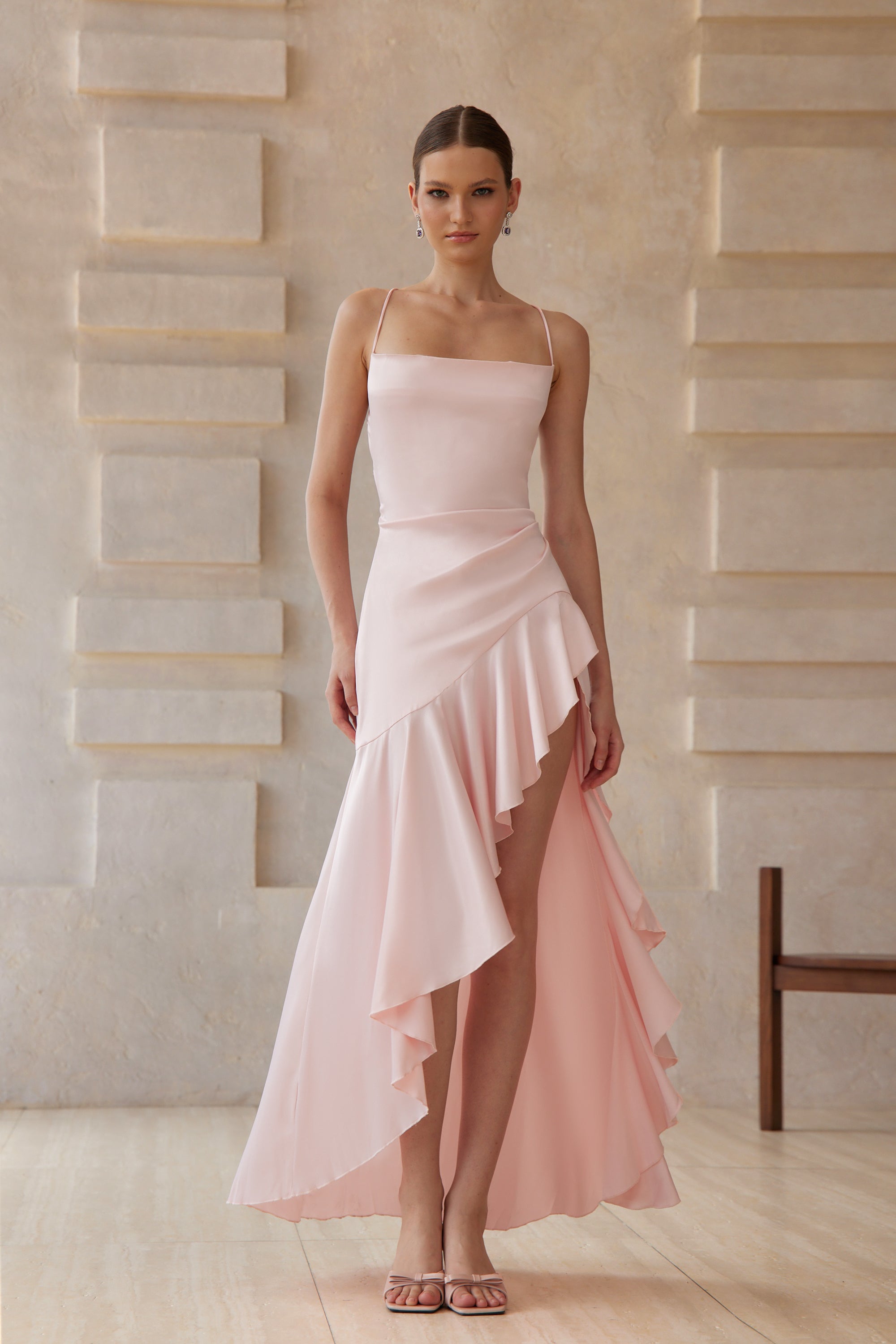 Léna Pink Asymmetrisches Midikleid aus Satin