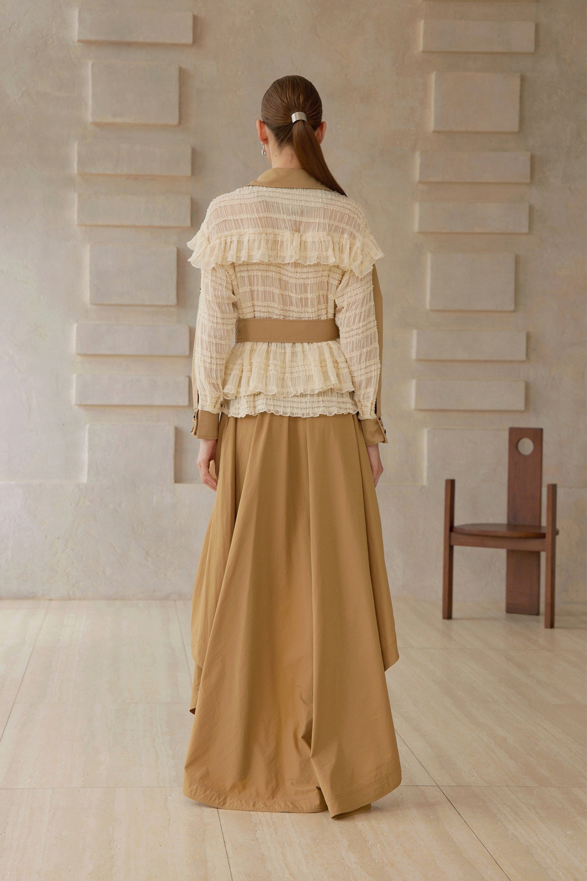 معطف ترينش قصير من Sara بلون الكاكي مع أجزاء من الدانتيل