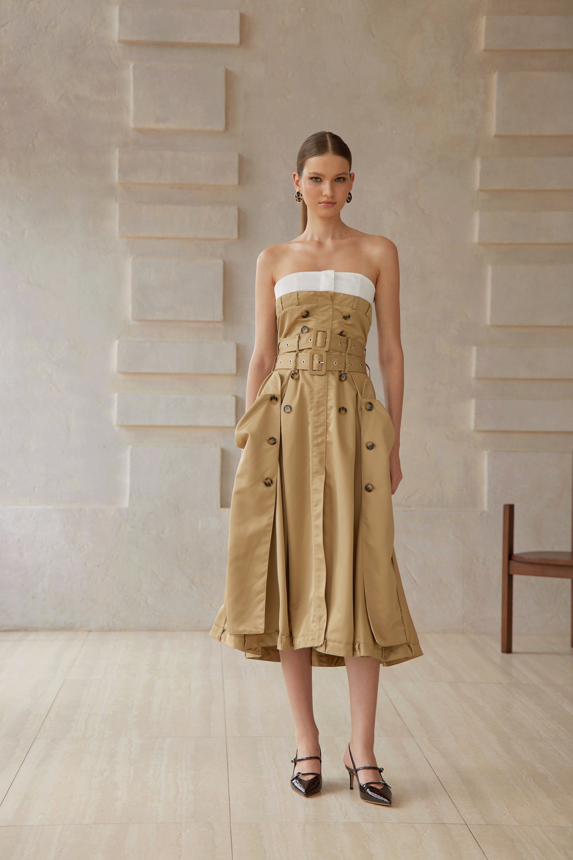 Alba – Khakifarbenes Midikleid im Trenchcoat-Stil