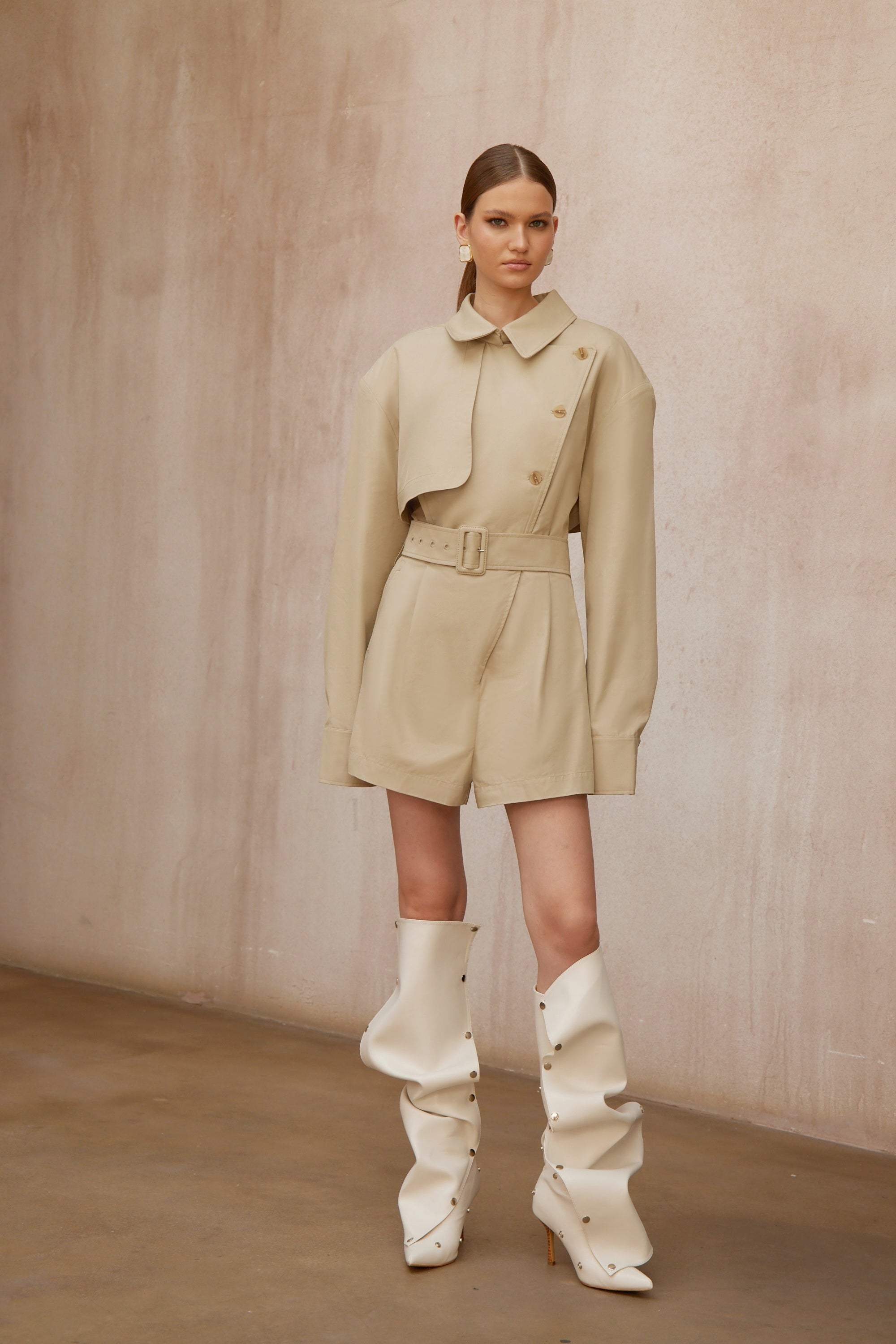 Priscille Khaki-farbener, asymmetrischer Trench-Overall