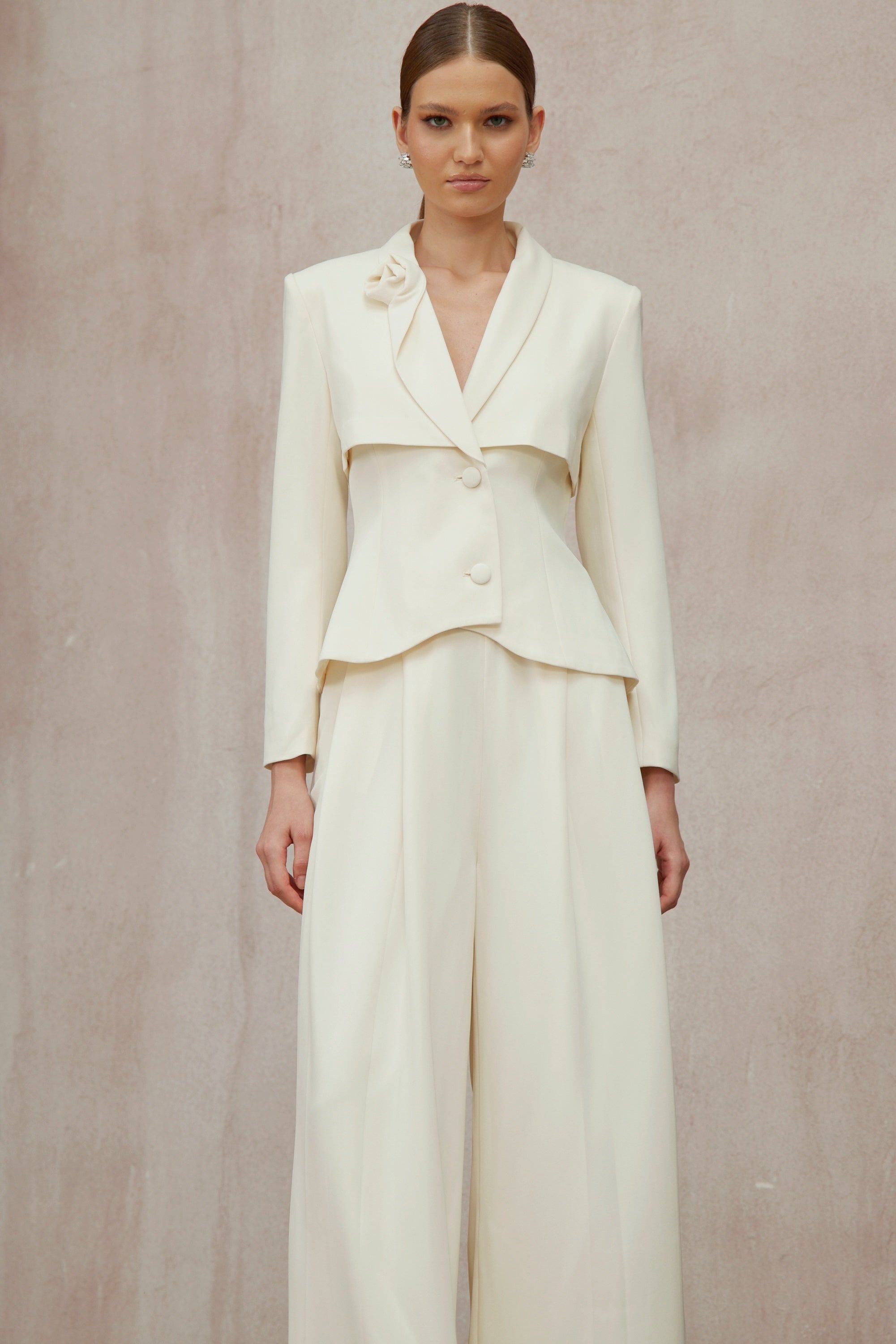 Teresa Neutral 3D Blütenblatt-Blazer & Hosen Set