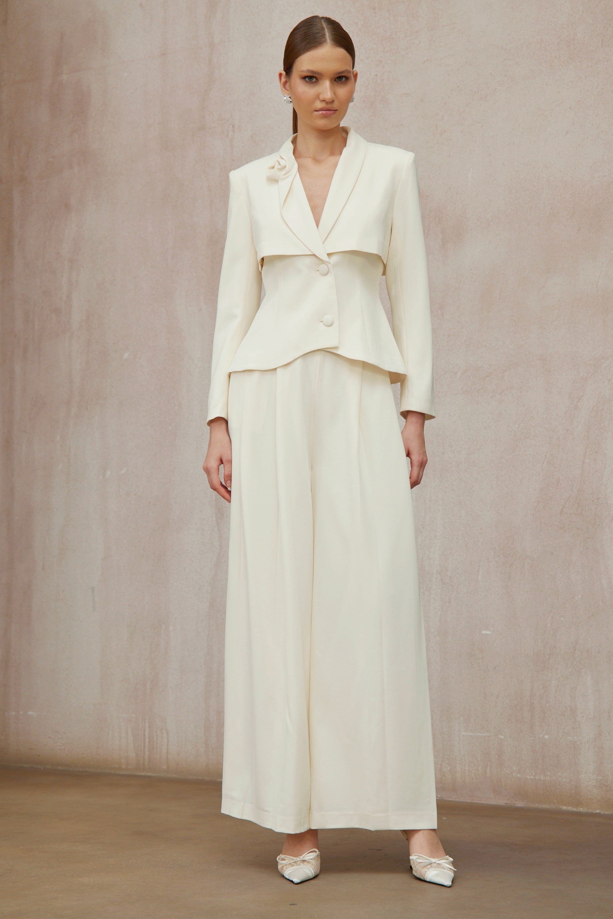 Teresa Neutral 3D Blütenblatt-Blazer & Hosen Set