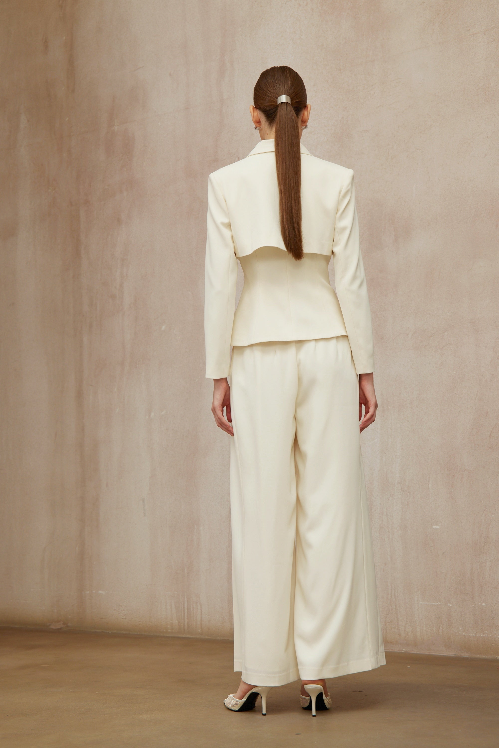 Teresa Neutral 3D Blütenblatt-Blazer & Hosen Set