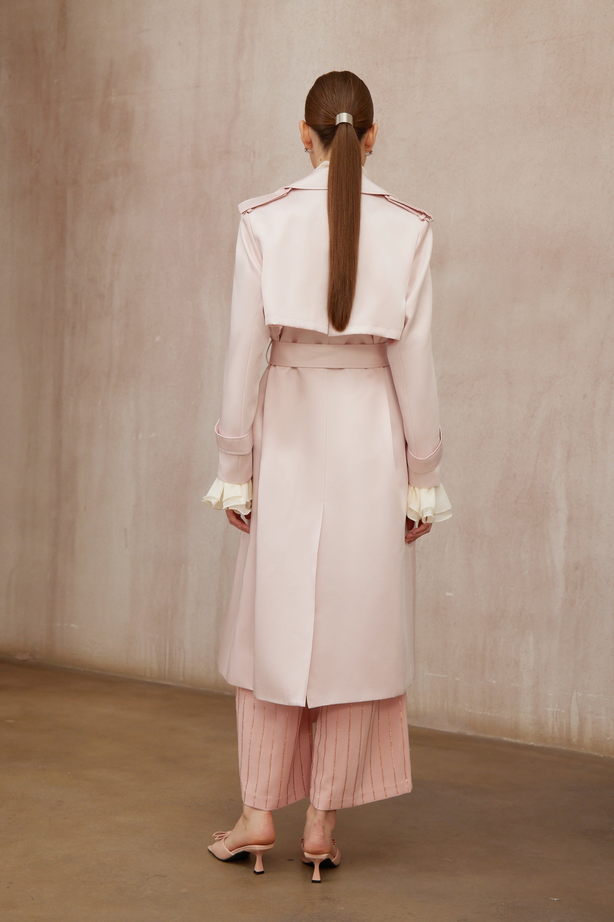 معطف ترنش مزدوج الصدر من كاميو وردي اللون